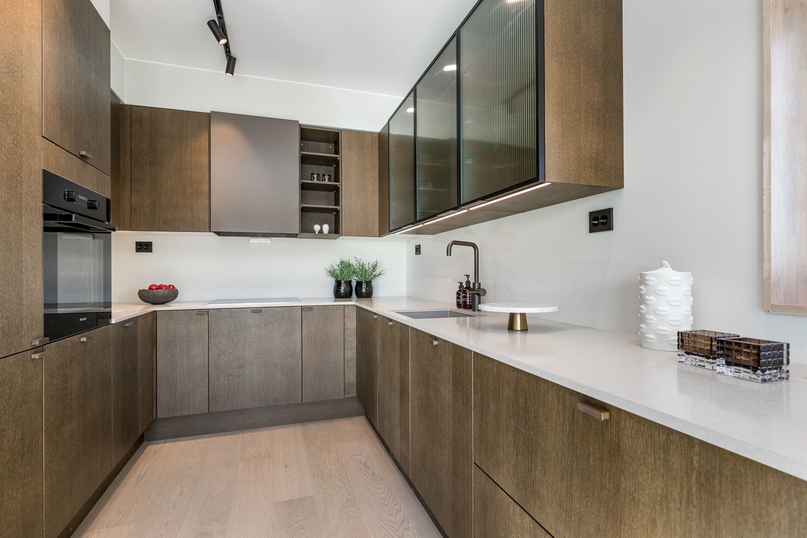 Leilighetene leveres med et lekkert kjøkken fra den nye modellen Nordic Atmosphere fra HTH Galleribilde