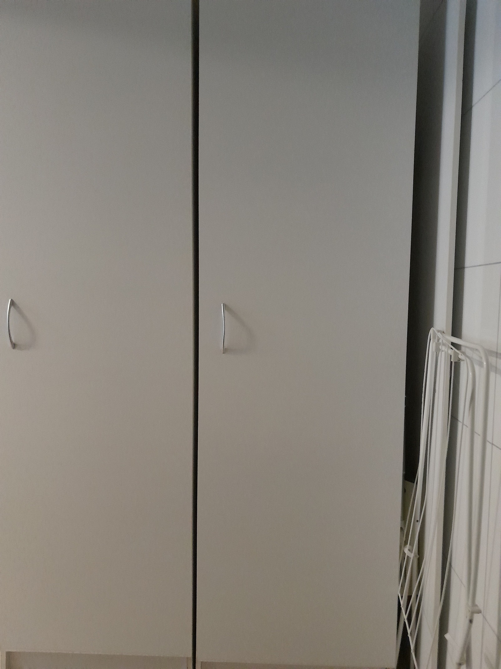 Garderobeskap på badet Galleribilde