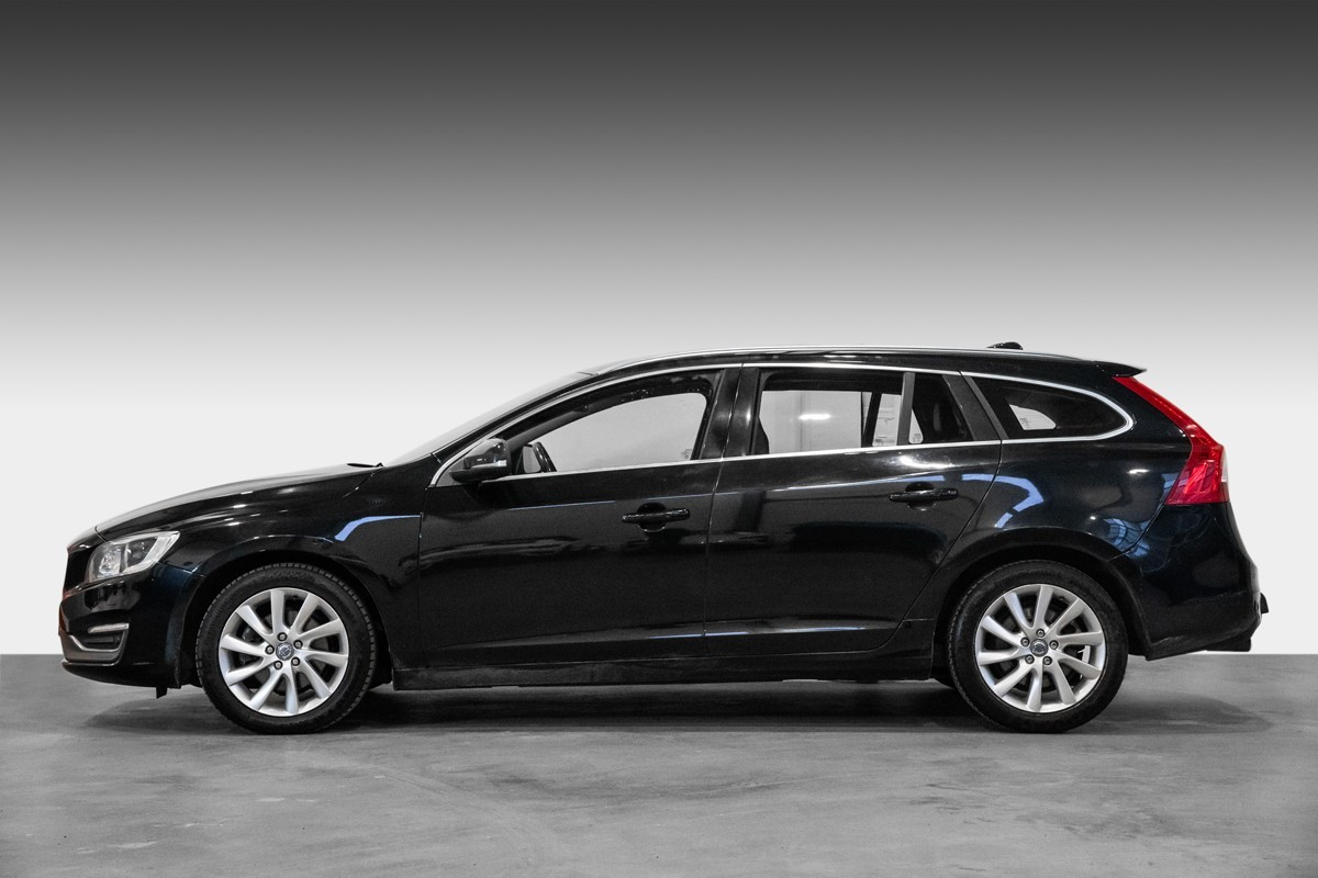 Volvo V60 D2 AUTOMAT / SUMMUM / SKINN / KAMERA / KROK 3