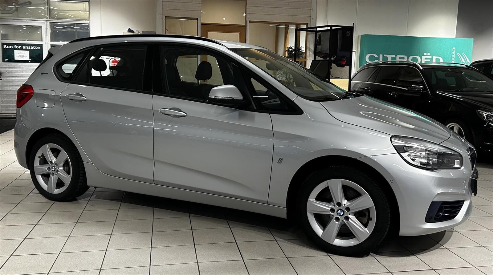 BMW 2-serie 225XE IPERFORMANCE 4X4/Automat/Kamera/DAB/Navi/Skinn 3