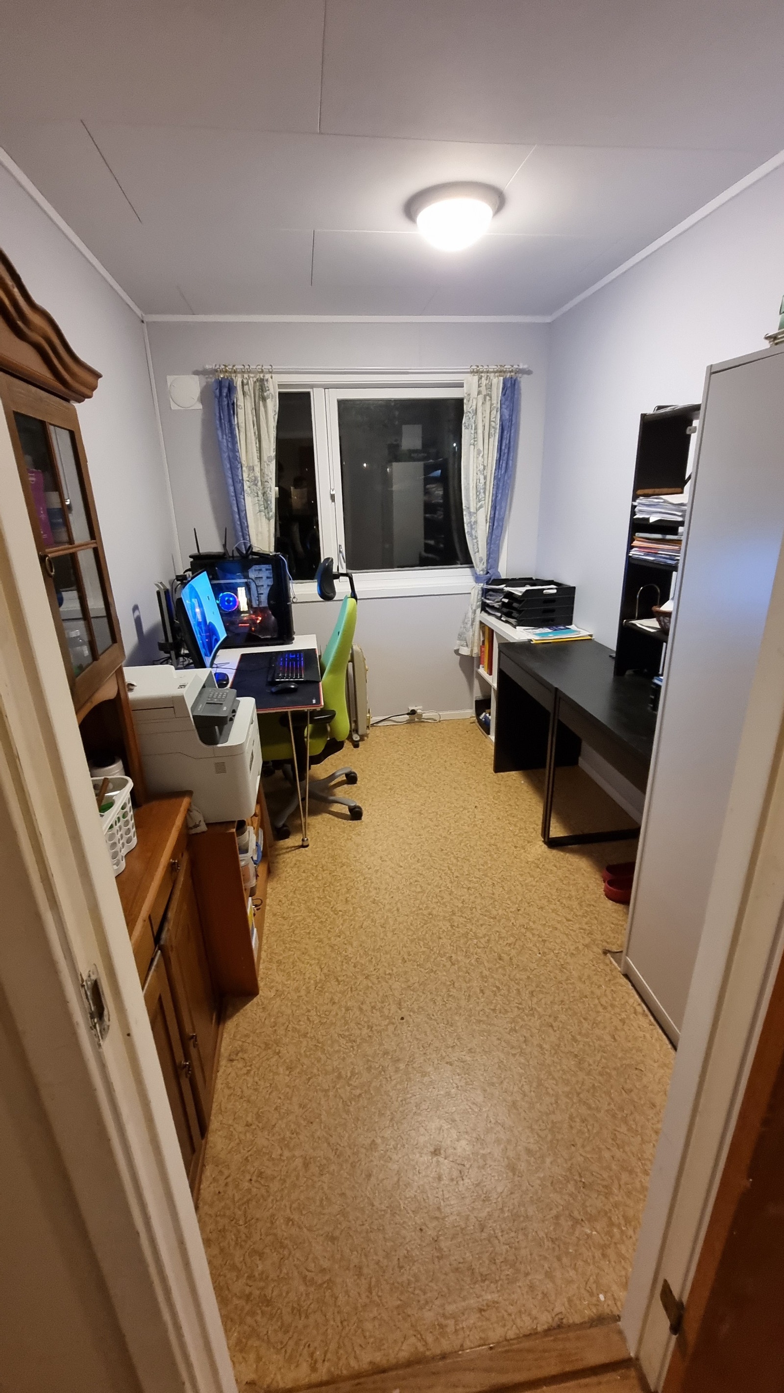 Våningshus soverom, i bruk som kontor Galleribilde