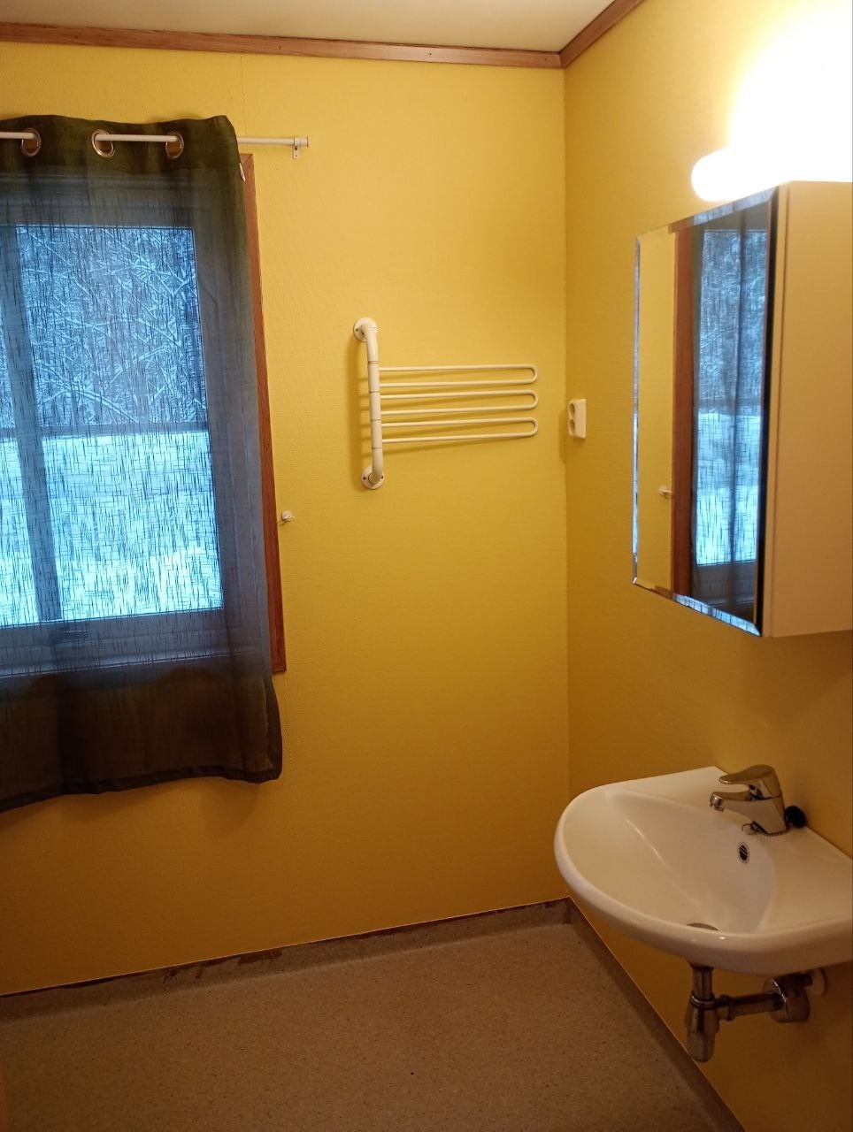 servant på badet Galleribilde