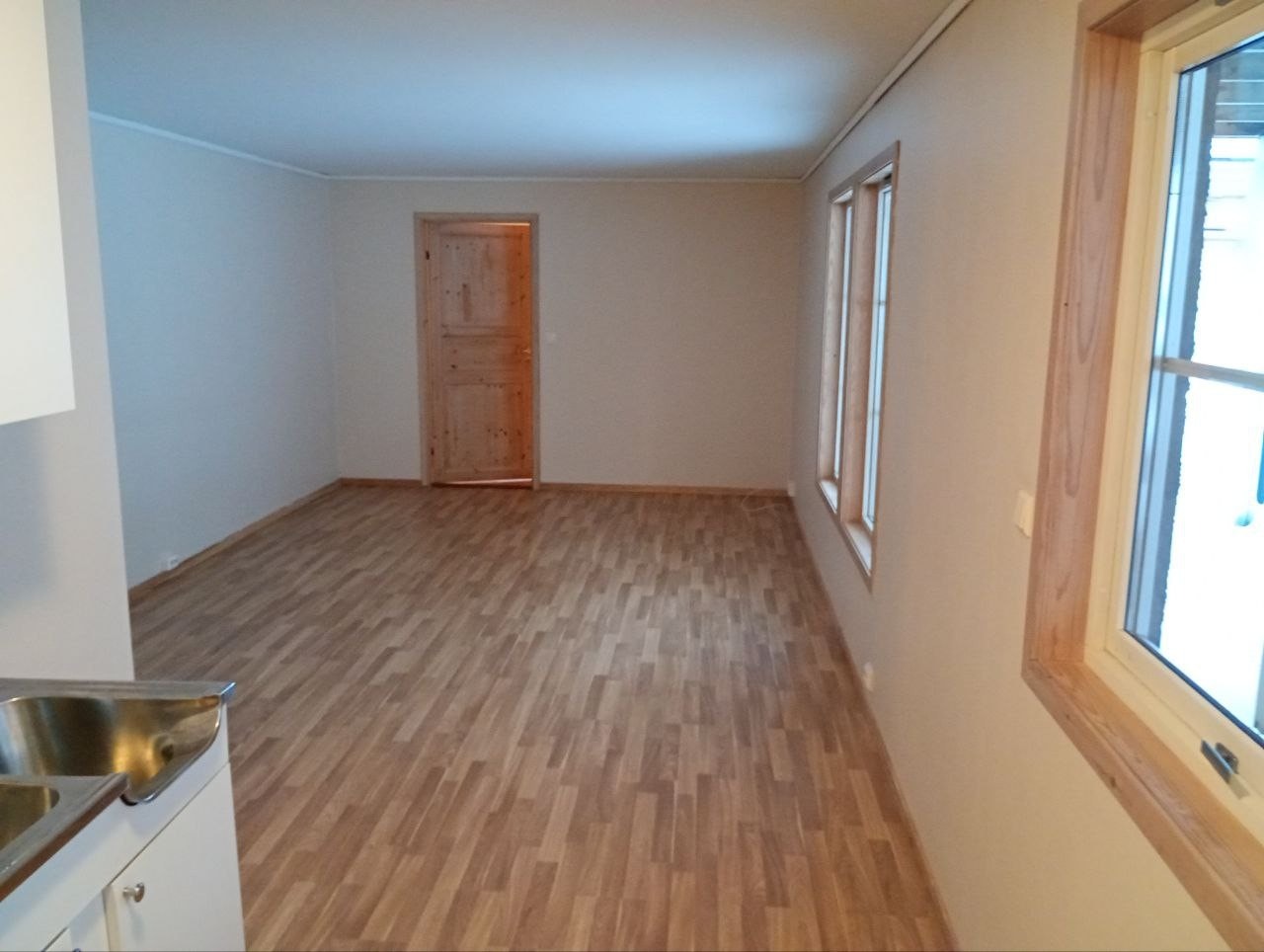 Stue, bilde 1 tatt fra kjøkken Galleribilde