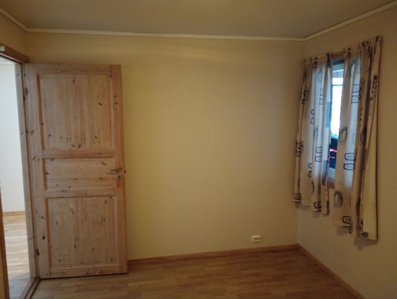 soverom, bilde tatt fra vaskerom Galleribilde