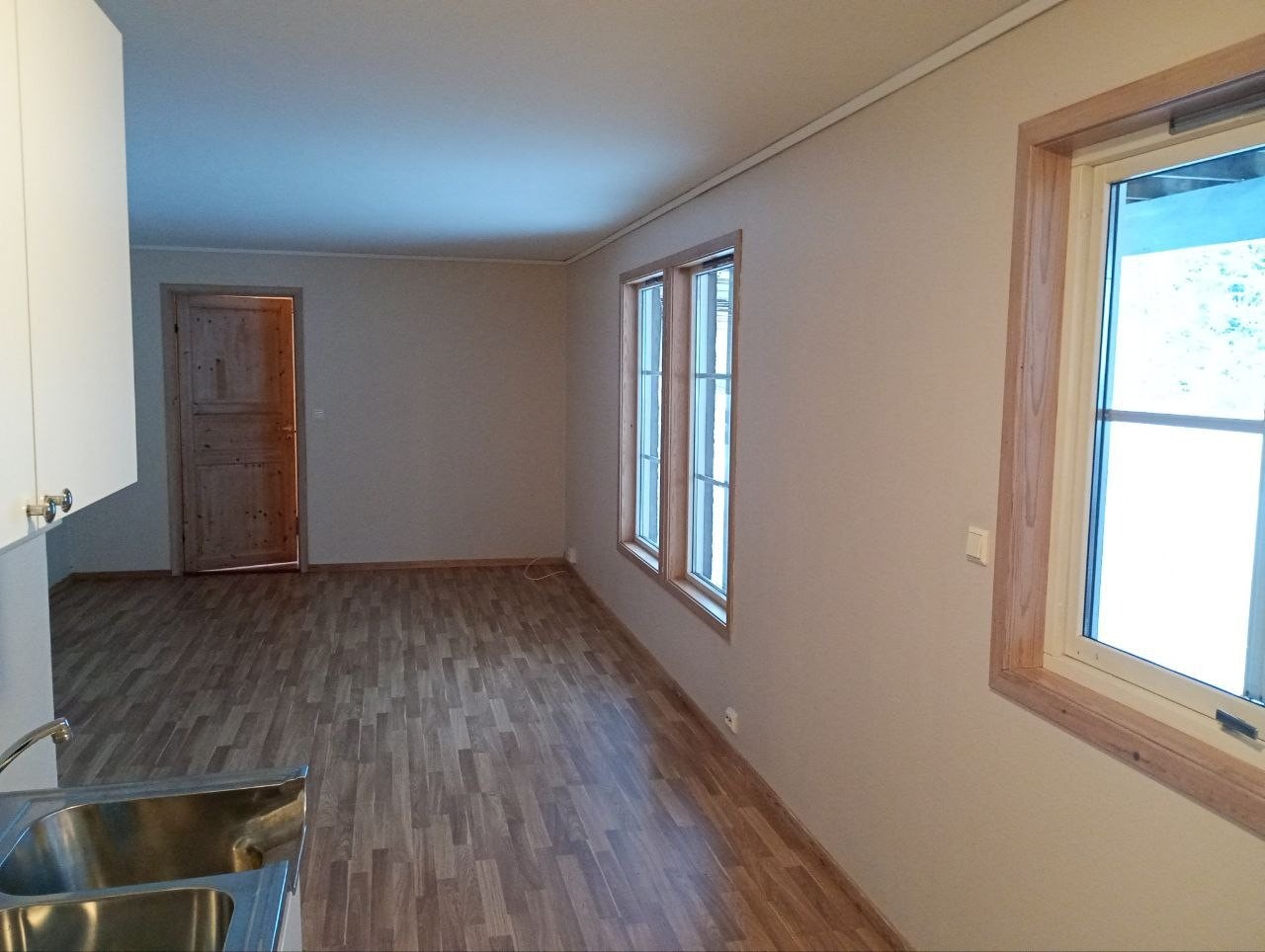 stue, fra kjøkken bilde 2 Galleribilde