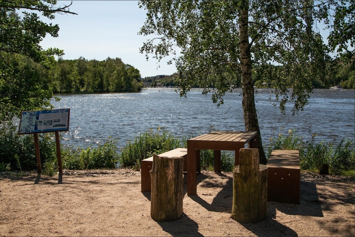Langs glommastien kan man finne fine rasteplasser Galleribilde