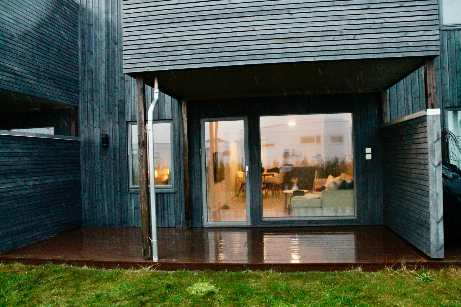 Terrasse. Utemøbler medfølger Galleribilde