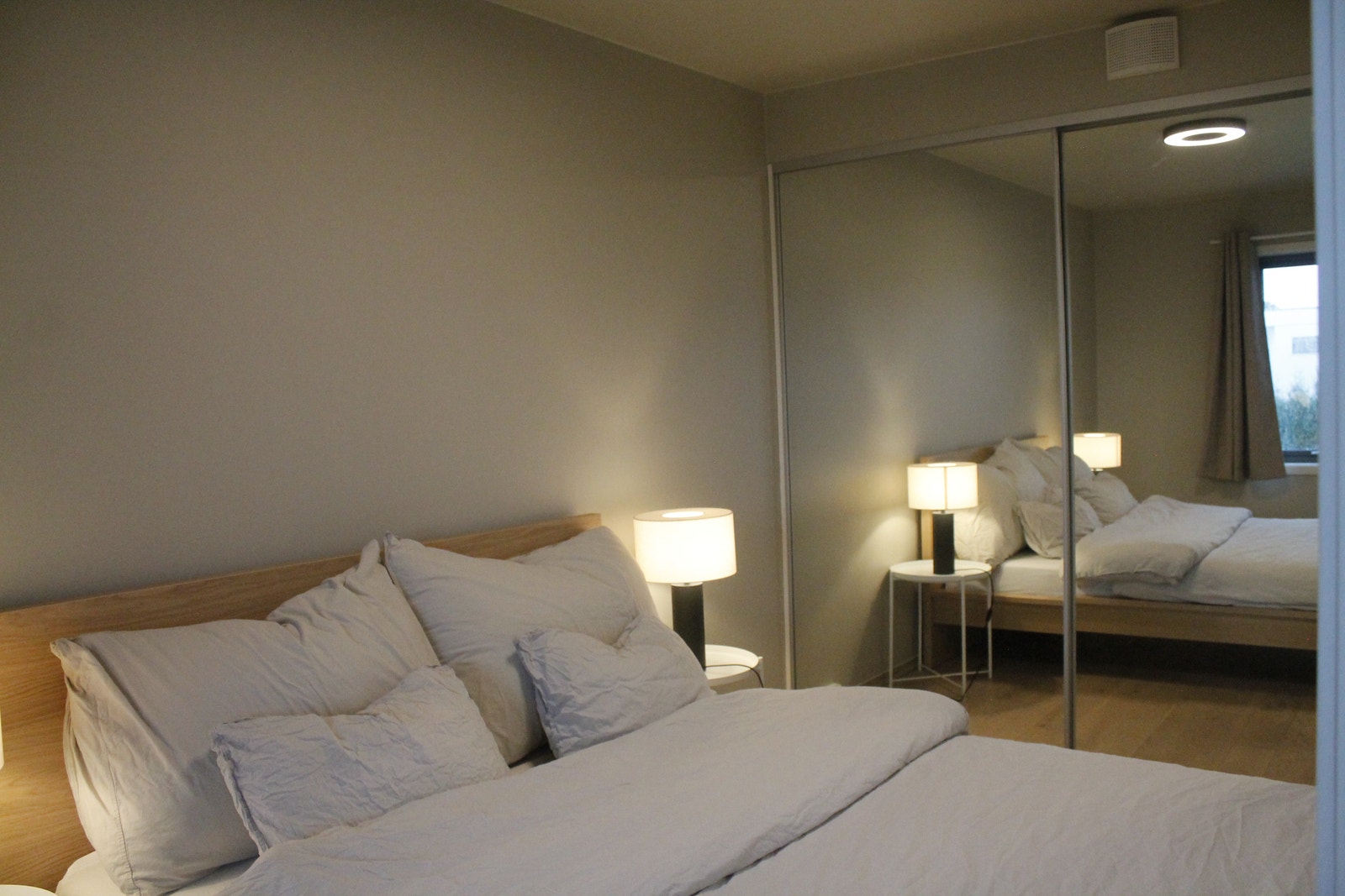 Soverom 1 med god skapplass Galleribilde