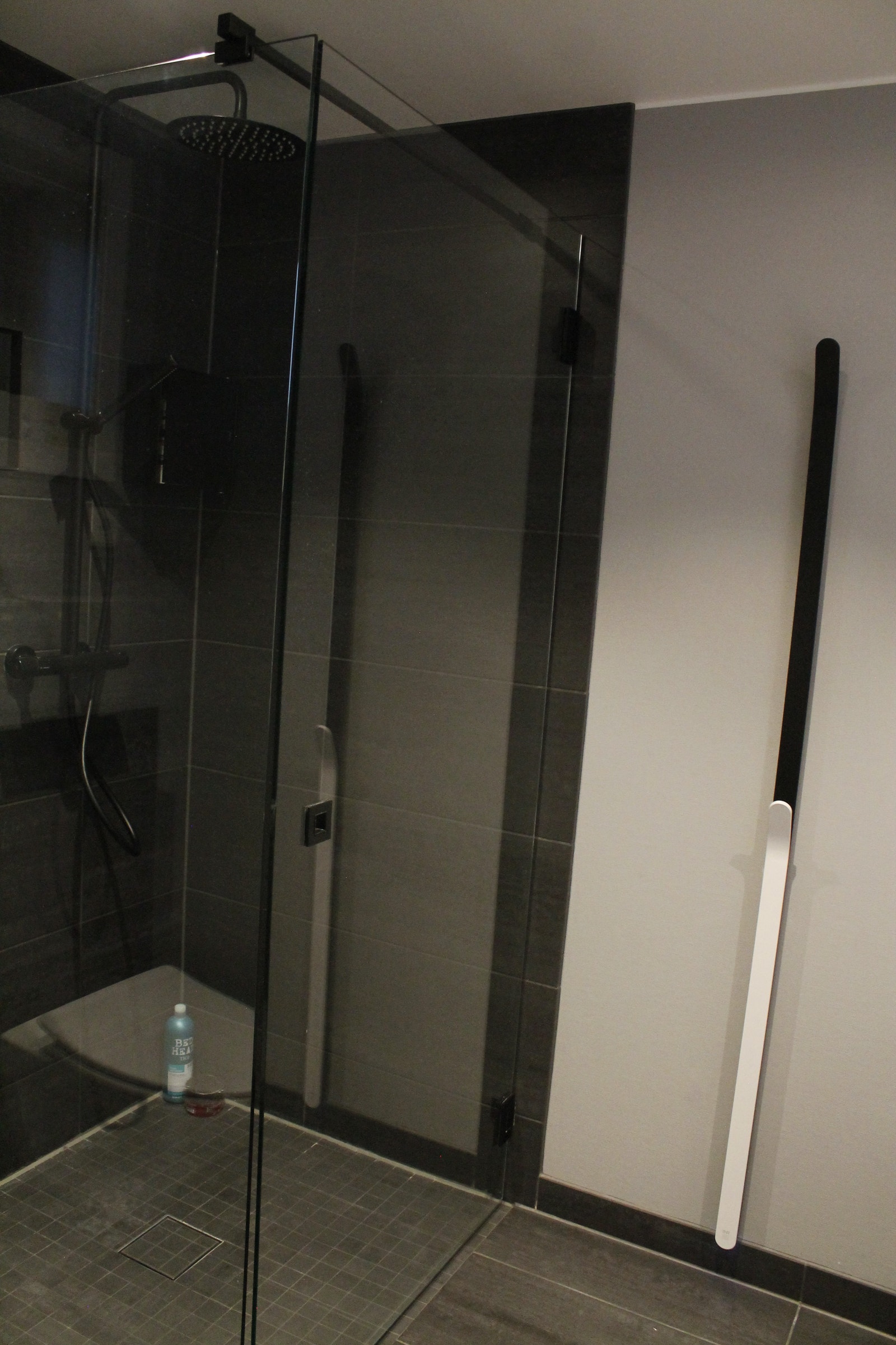 Takdusj samt vegghengt håndkletørker Galleribilde