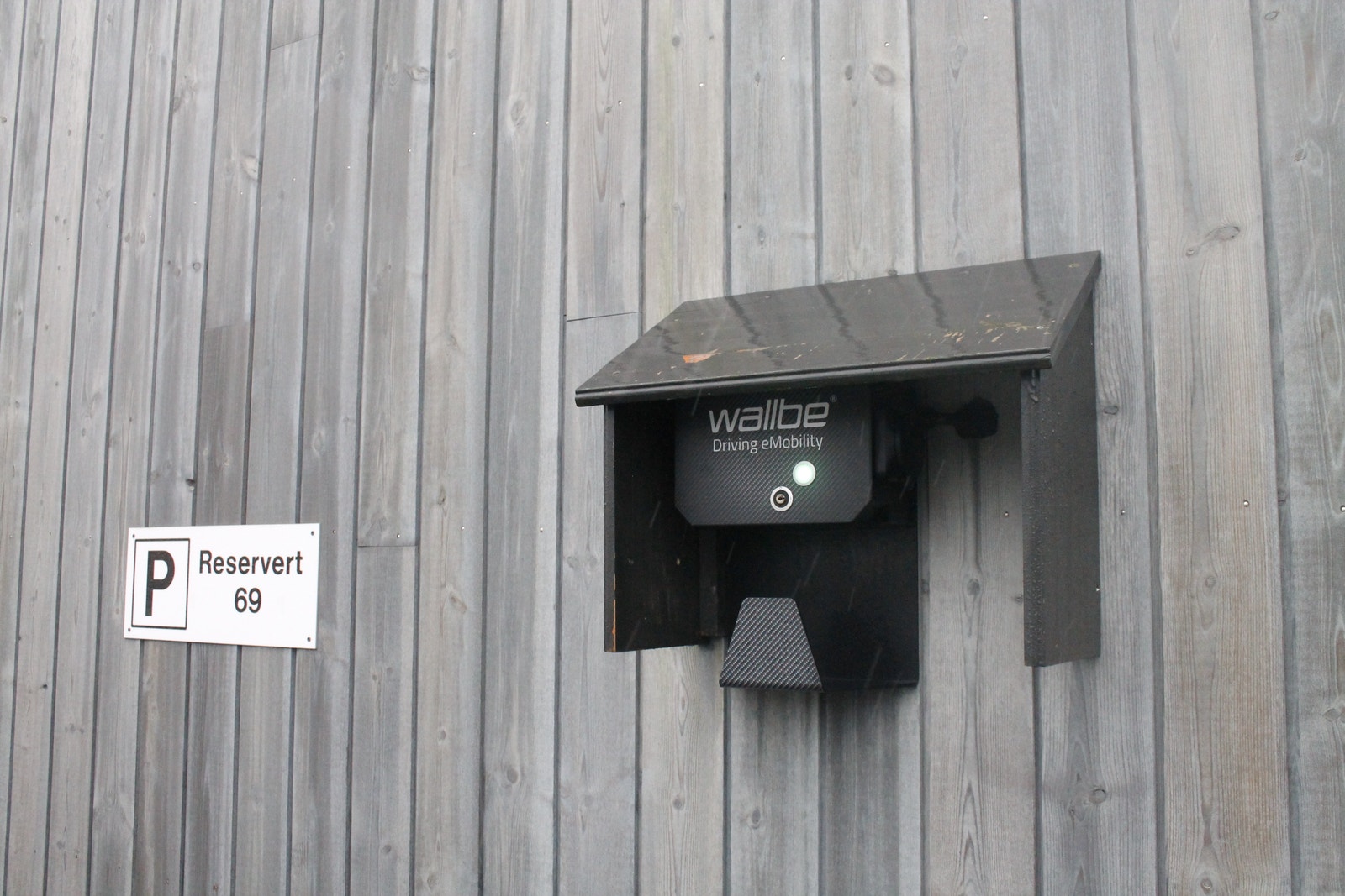 Elbil-lader Galleribilde