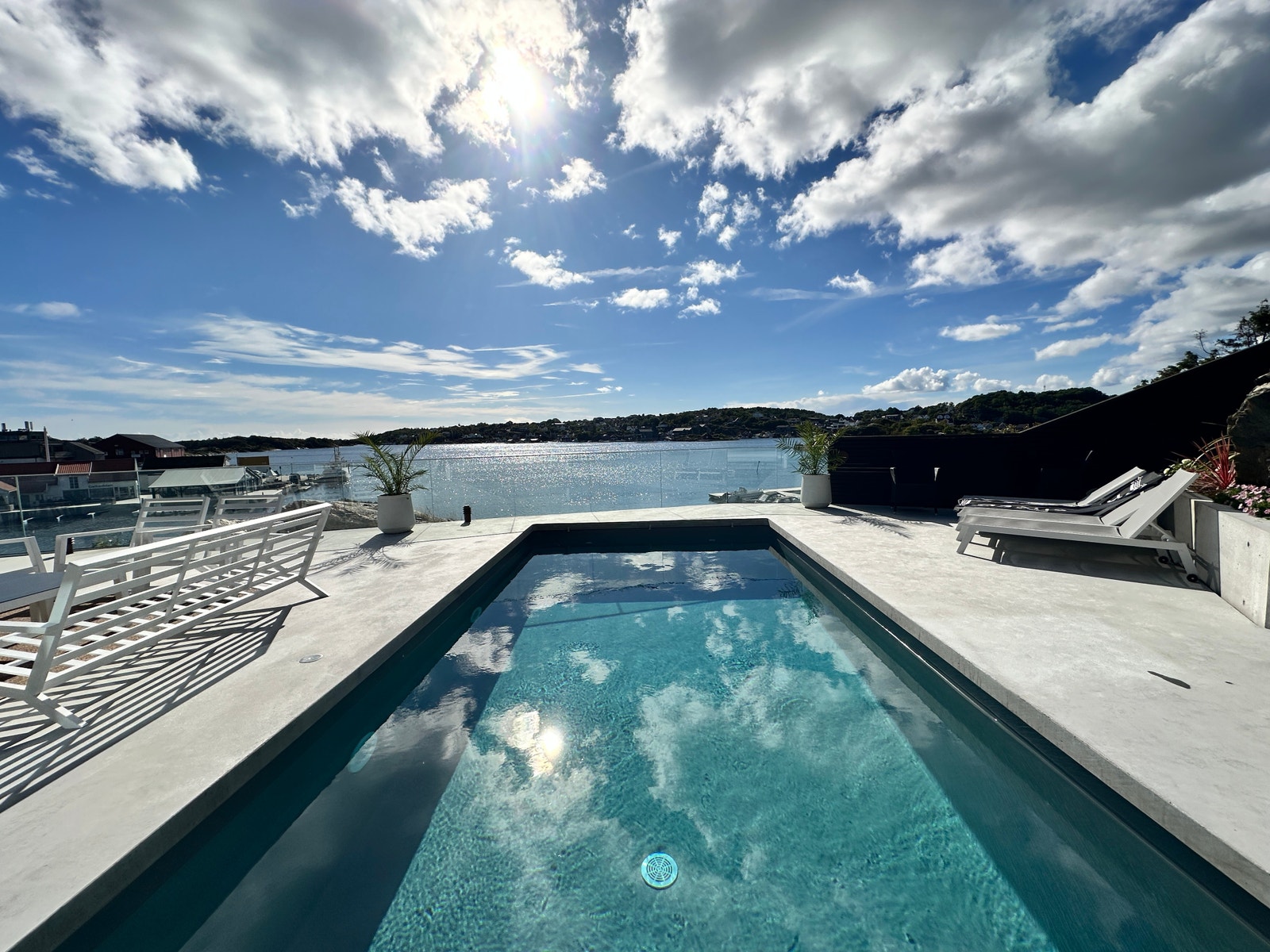 Oppvarmet basseng ca 30grader Galleribilde