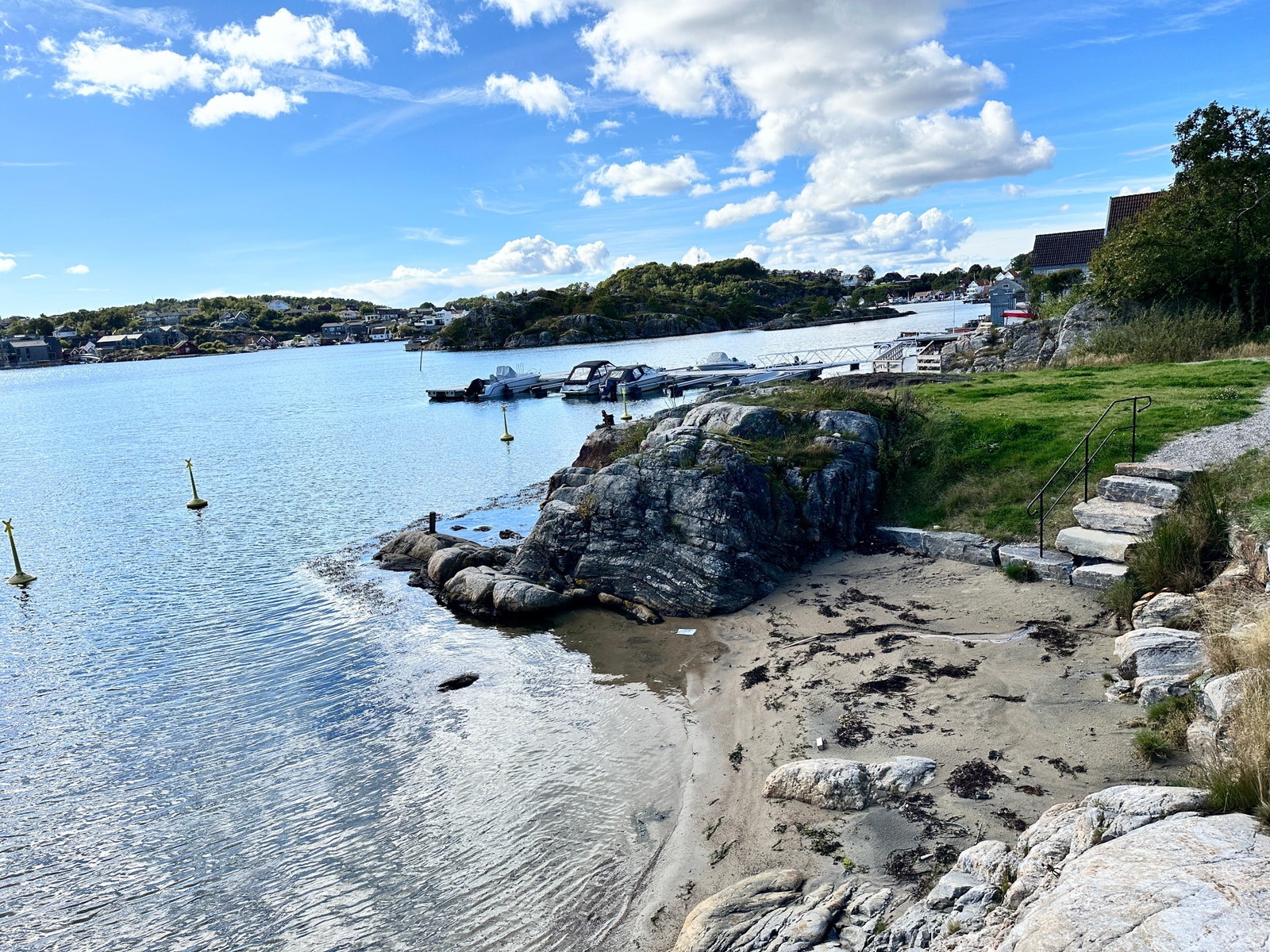 Sandstrand ved huset Galleribilde