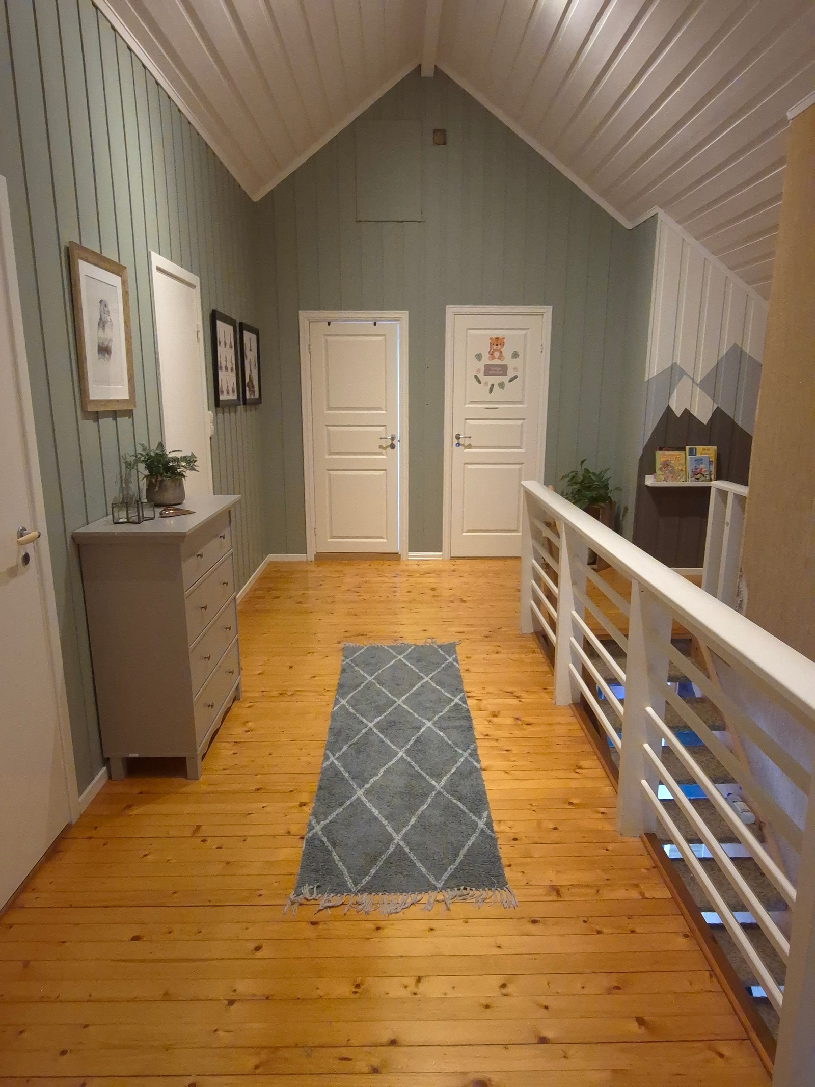 Gang 2. etasje med god takhøyde Galleribilde