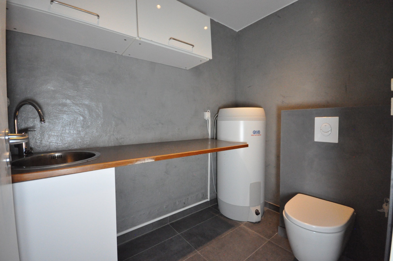 Vaskerom/toalett. Mulighet for vaskemaskin og tørketrommel. Galleribilde