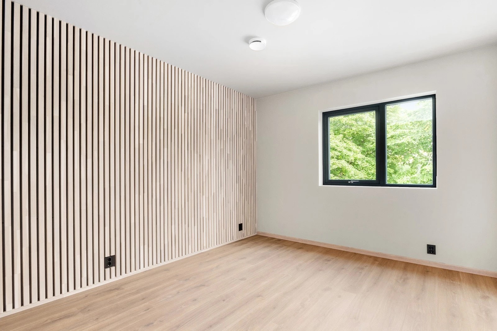 Listefrie løysingar langs karmar og himling Galleribilde