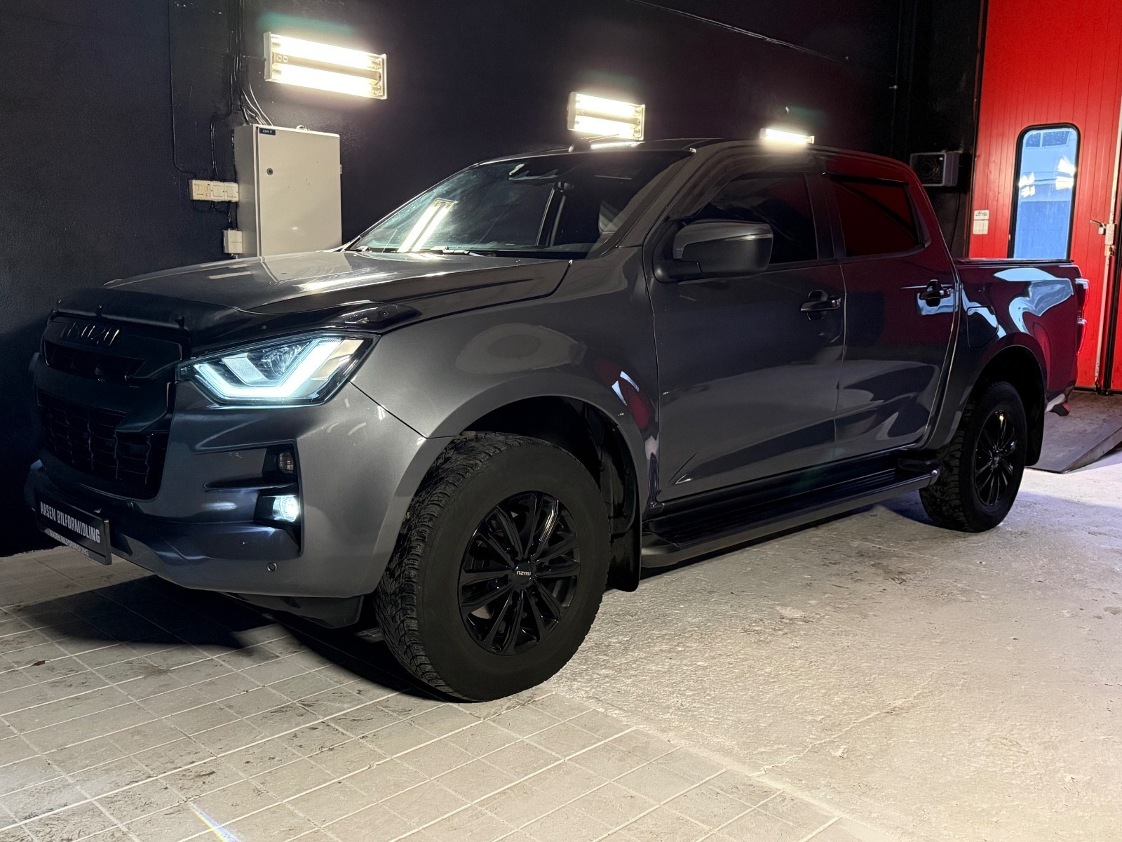 Isuzu D-max Black Edition/Kamera/Krok/Plan-topp/Lazer-LED/El.sete/+ 3