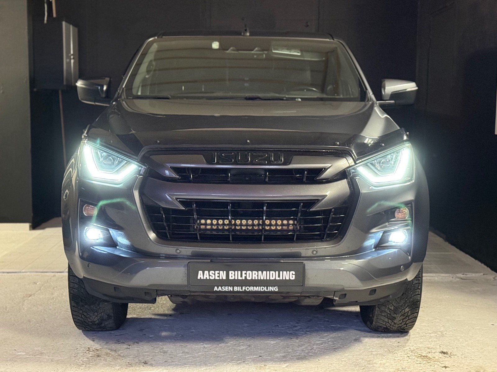Isuzu D-max Black Edition/Kamera/Krok/Plan-topp/Lazer-LED/El.sete/+ 2