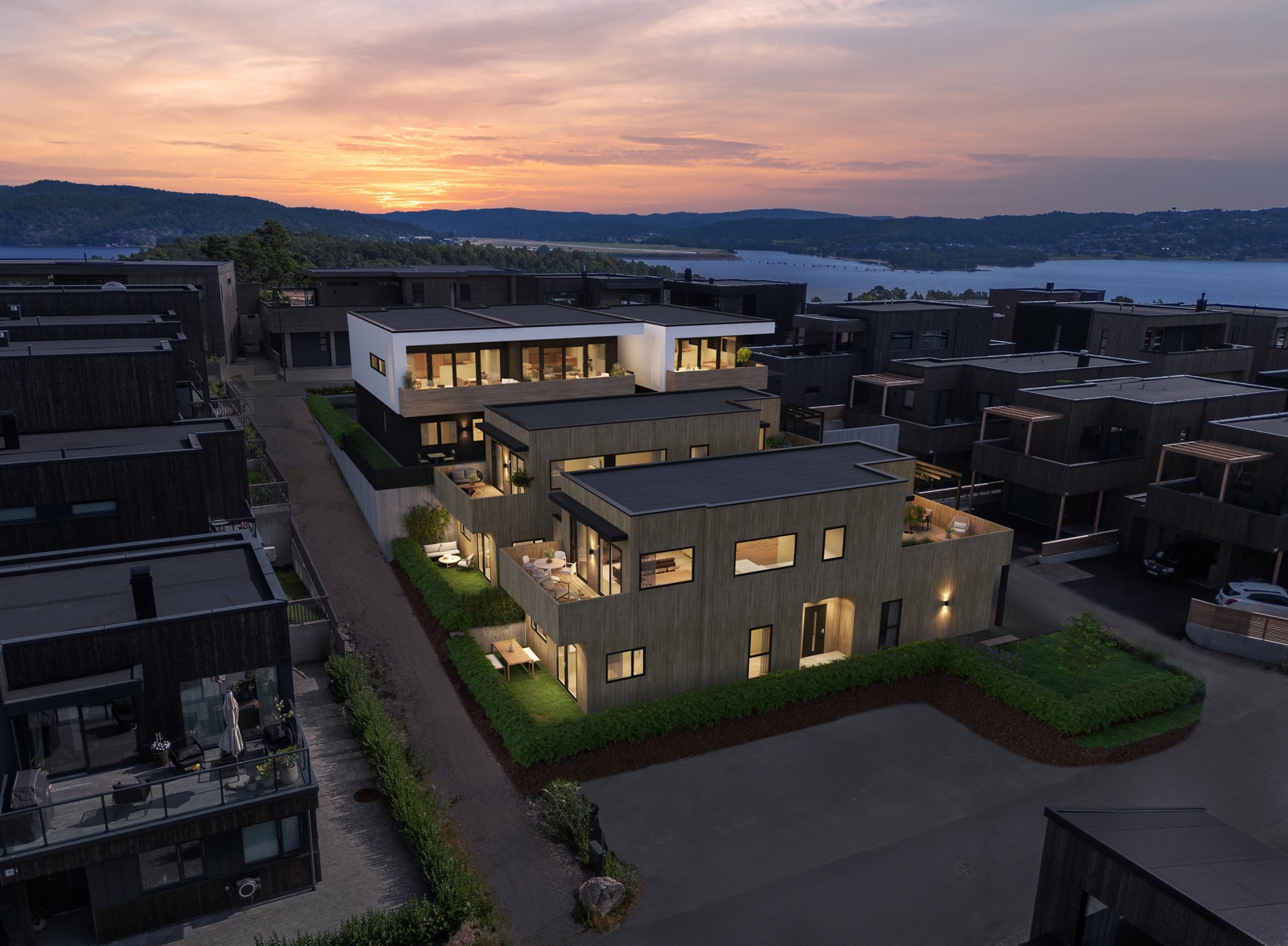 Trollbærveien 15 er på innsiden av nr. 13 som vises ytterst på bildet. Galleribilde