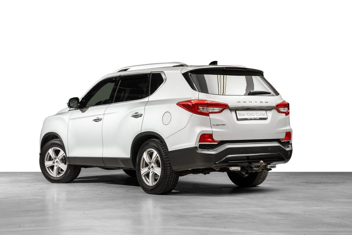 SsangYong Rexton 2,2 181hk 4WD Premium aut /Skinn/Hengerfeste/360kam 2