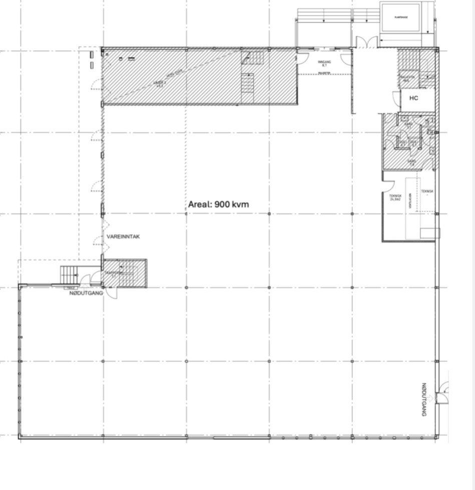 1.etasje med inngang fra gateplan på nordsiden. Rett over for Rema 1000. Mellom Høøks/Lampemagasinet/Lyreco og Megaflis
Takhøyde 3.6 m
Godt synlig med profilering i Kjørbekkdalen.
Egen kundeinngang og egen vareinngang /vareutlevering. Galleribilde