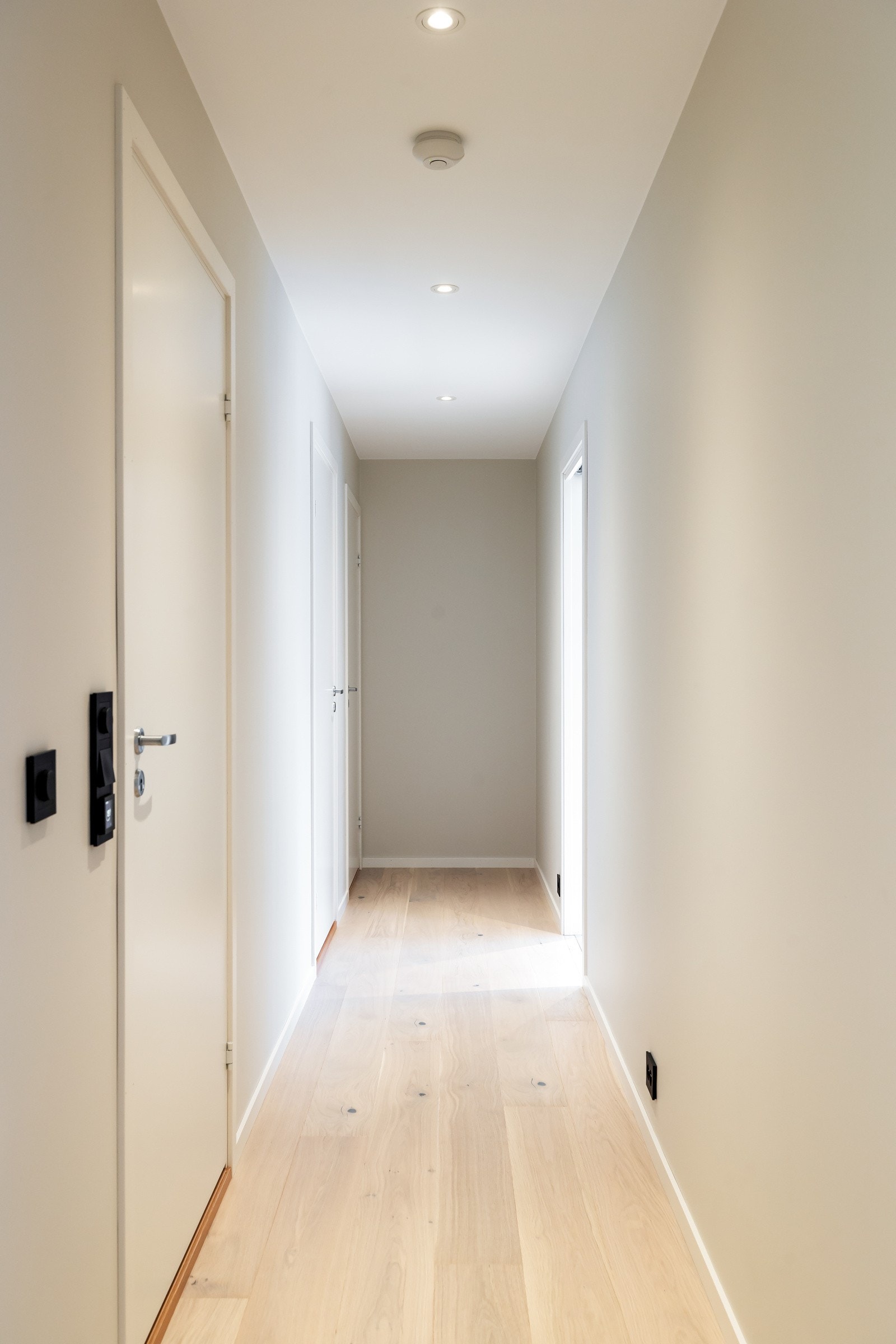 I boligens 3. etasje er det tre soverom og to bad. Galleribilde