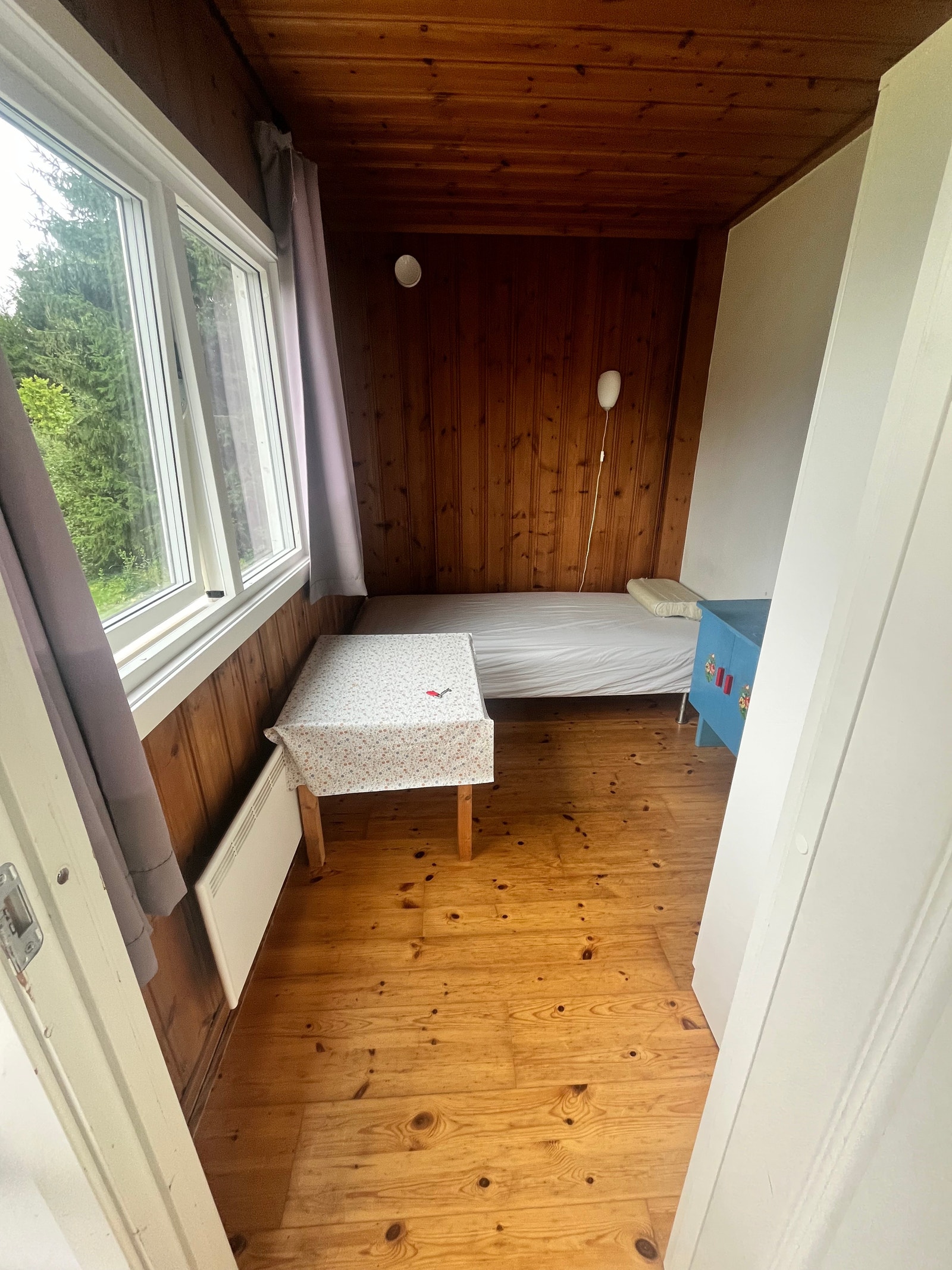 A bedroom at first floor Galleribilde