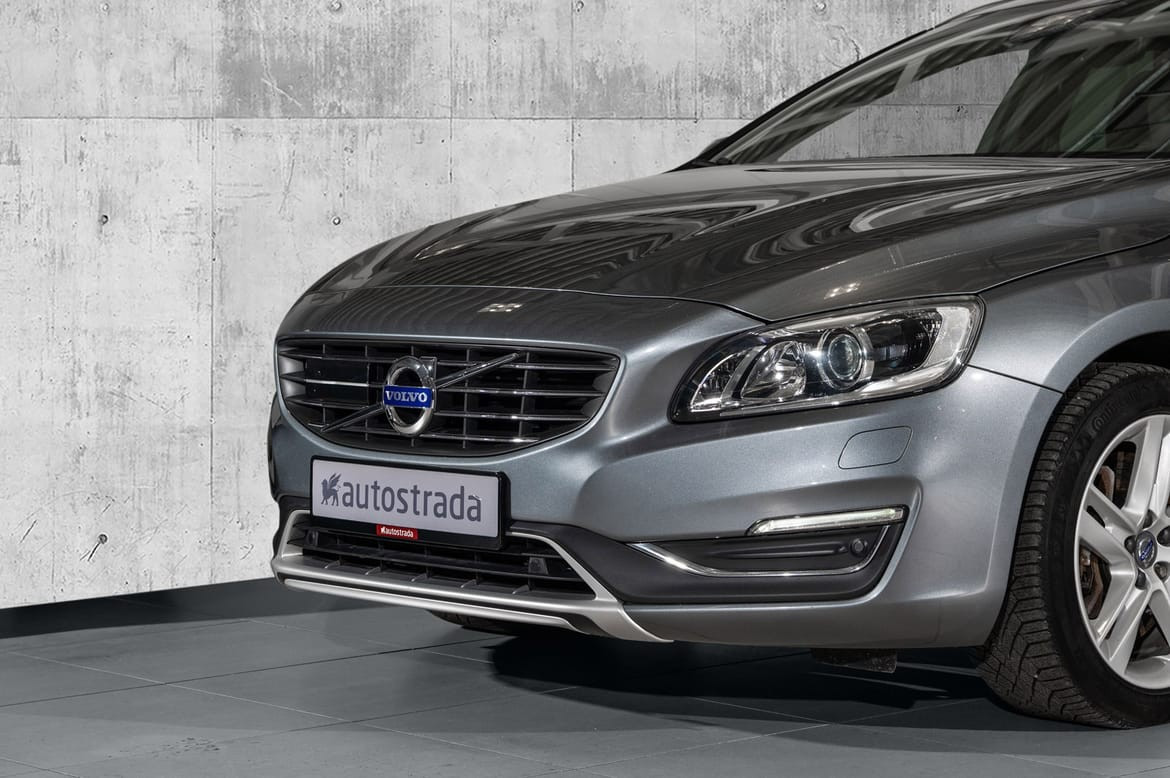 Volvo V60 D5 AWD SUMMUM POLESTAR OPT./EKS STYLING/SOLTAK/ 2