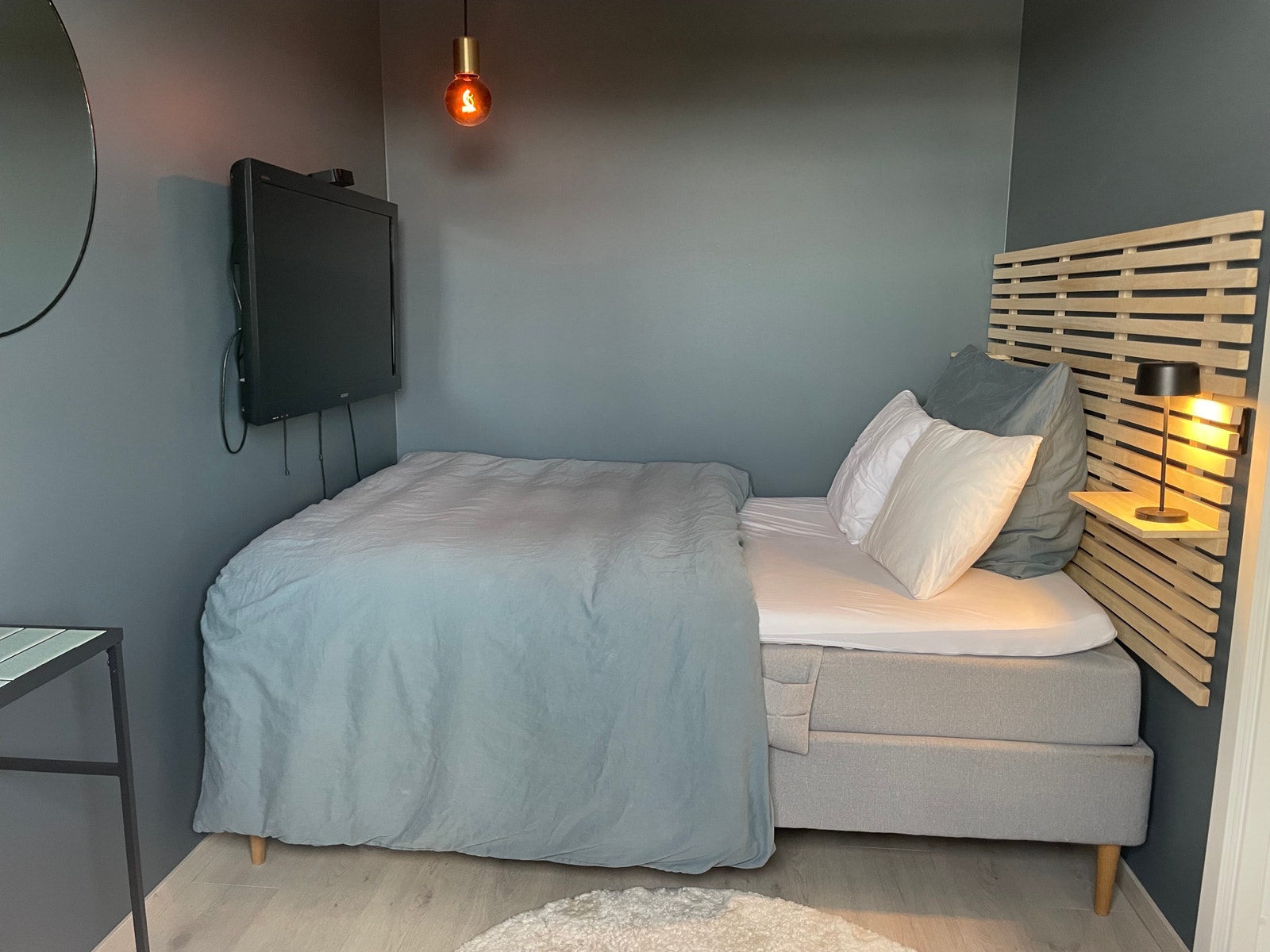 Soverom 1, 2. etg 140 cm seng Galleribilde