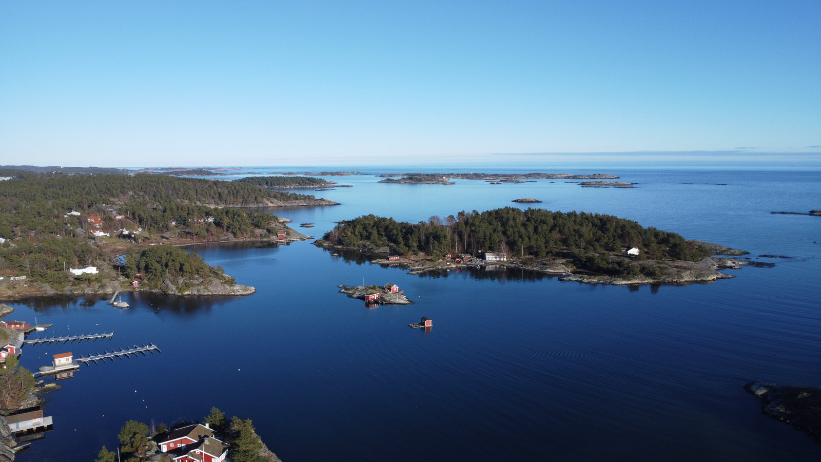 Opplev Sørlandslykken i dette rolige og trivelige nærmiljøet på Stølehalvøya i Grimstad.