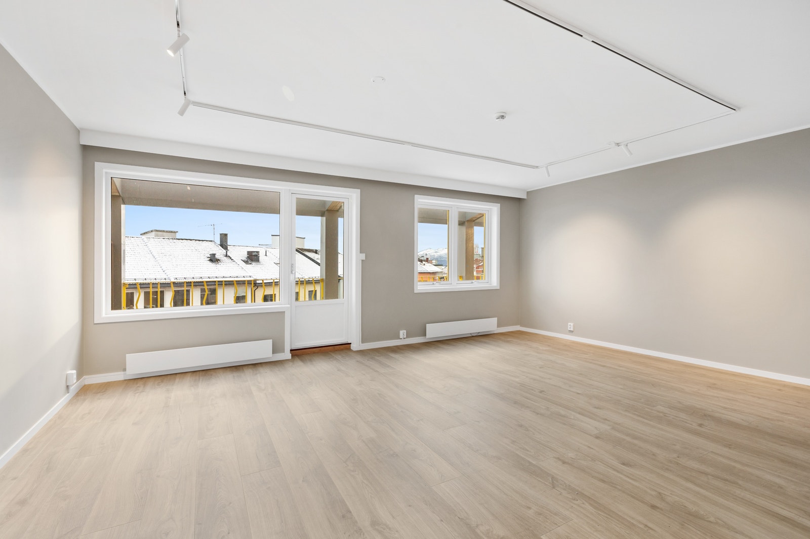 Åpen, lys stue sydvendt Galleribilde