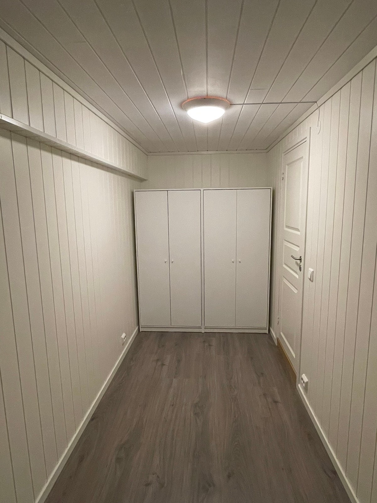 Godt med skap til oppbevaring av klær Galleribilde