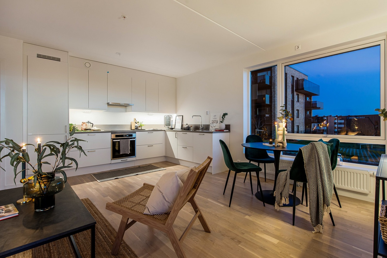 Leilighetene har gode møbleringsmuligheter og praktiske løsninger. Bilde fra en annen leilighet. Galleribilde