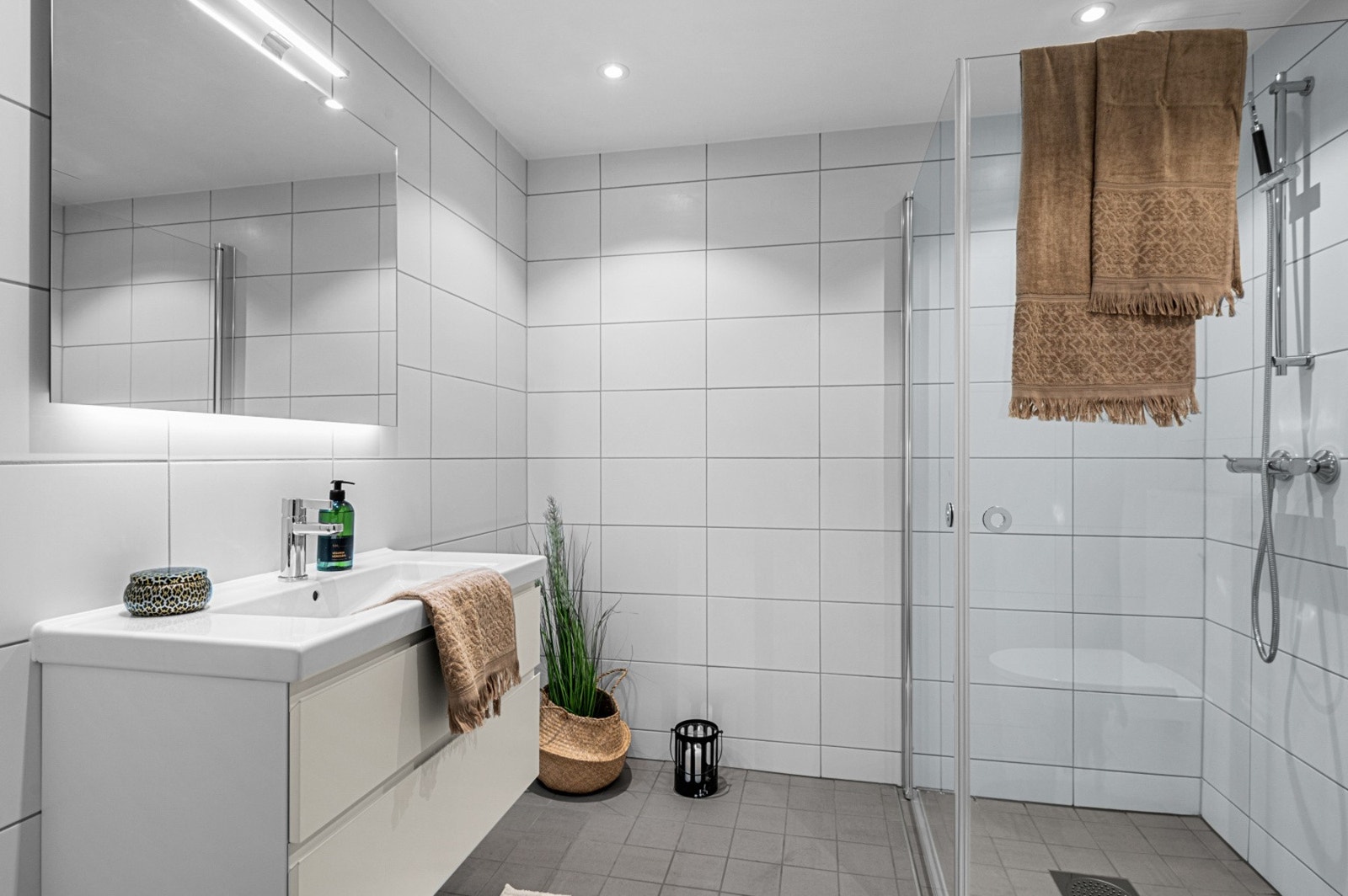 Leilighetene leveres med delikate baderom med mulighet til å gjøre diverse tilvalg. Galleribilde