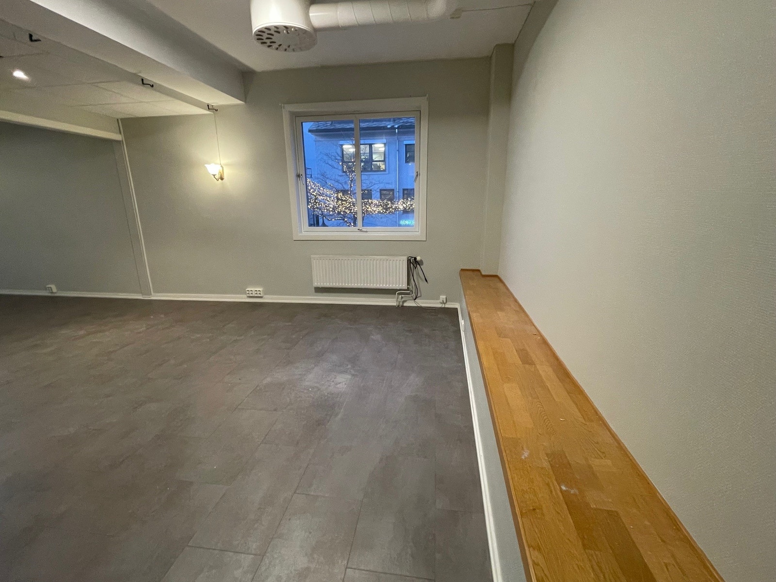 Hyggelig stuekrok med integrert benk Galleribilde