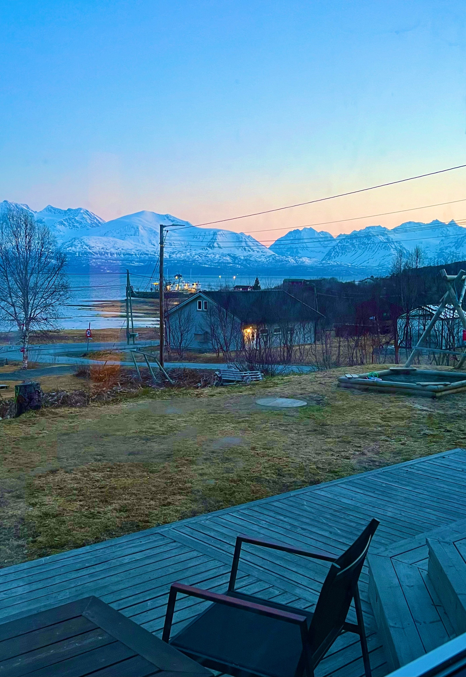 Utsikt fra stuevindu/platting Galleribilde