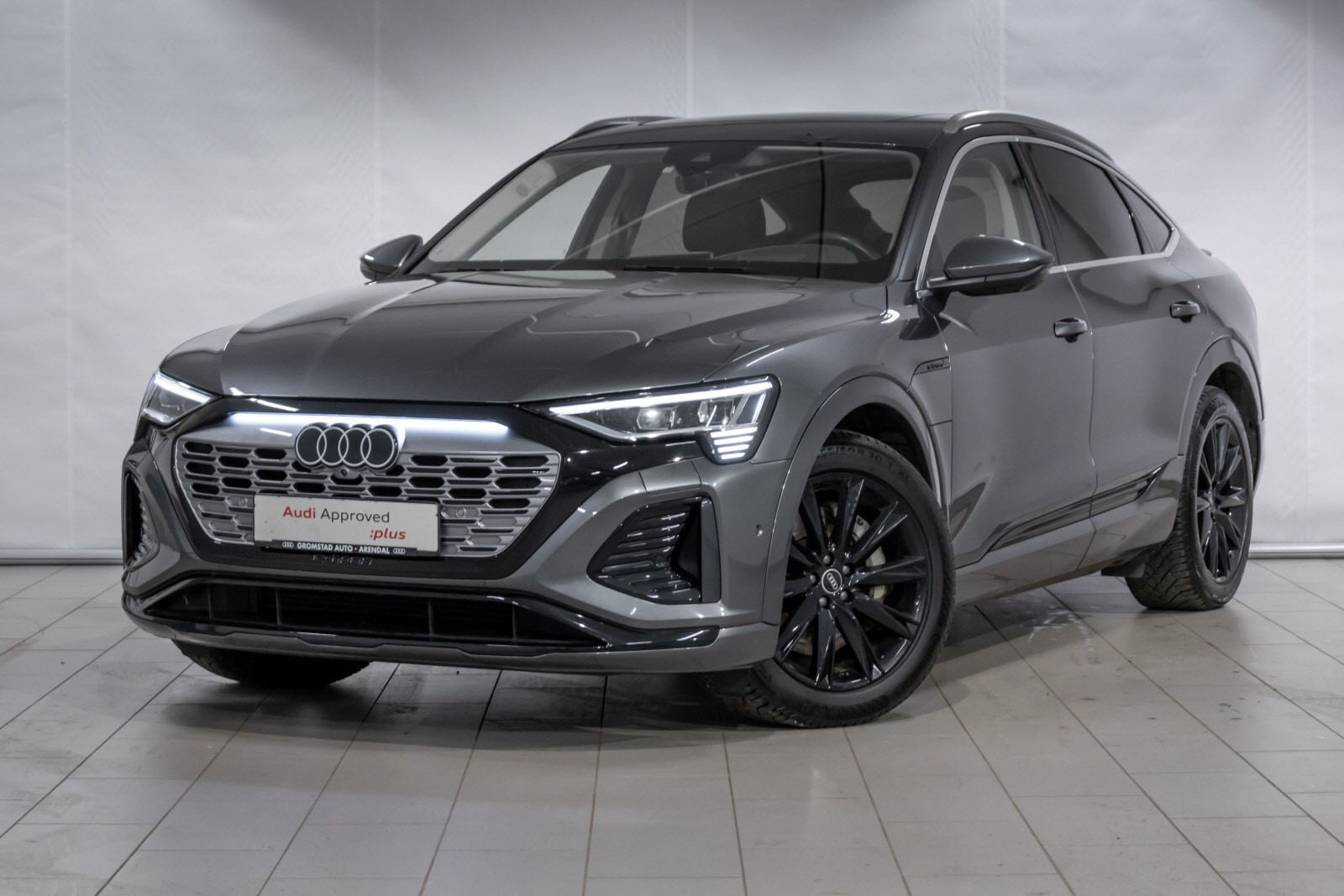 Audi Q8 e-tron Sportback 55 S-Line Plus Matrix/HUD/Pano/Krok/B&O/360+ 2