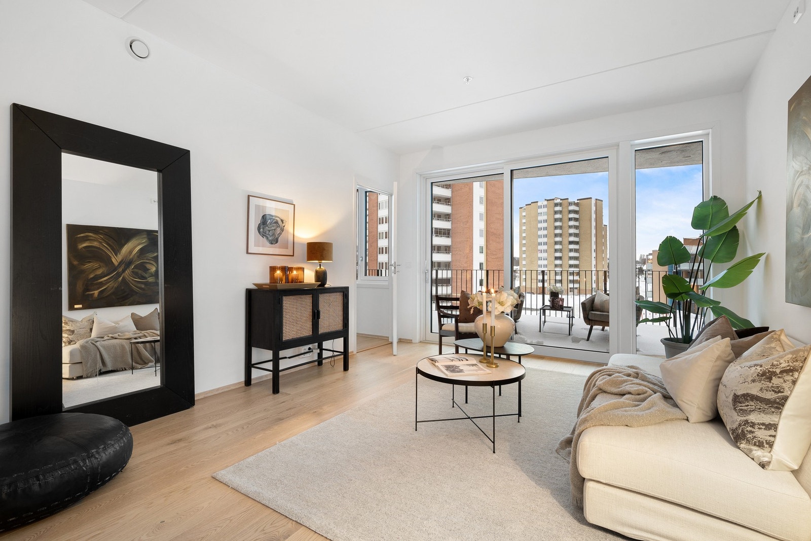 Leiligheten ligger fint til i byggets 4. etasje. Galleribilde