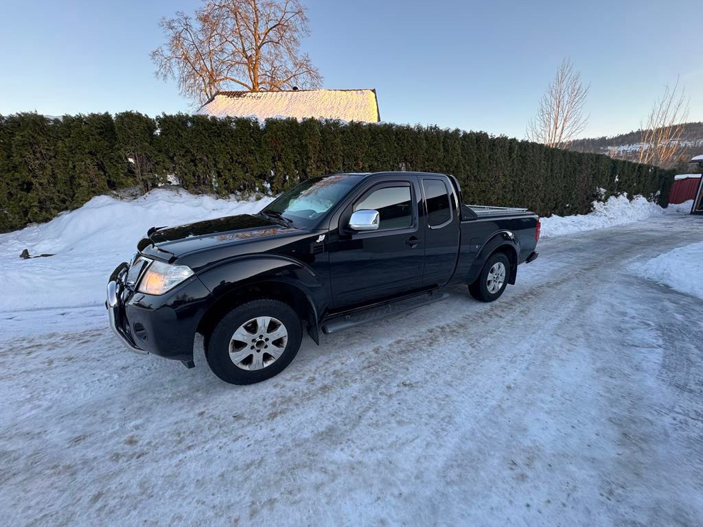 Nissan Navara 2,5 DCI, 190hk,4x4 Facelift ! 4 seter!