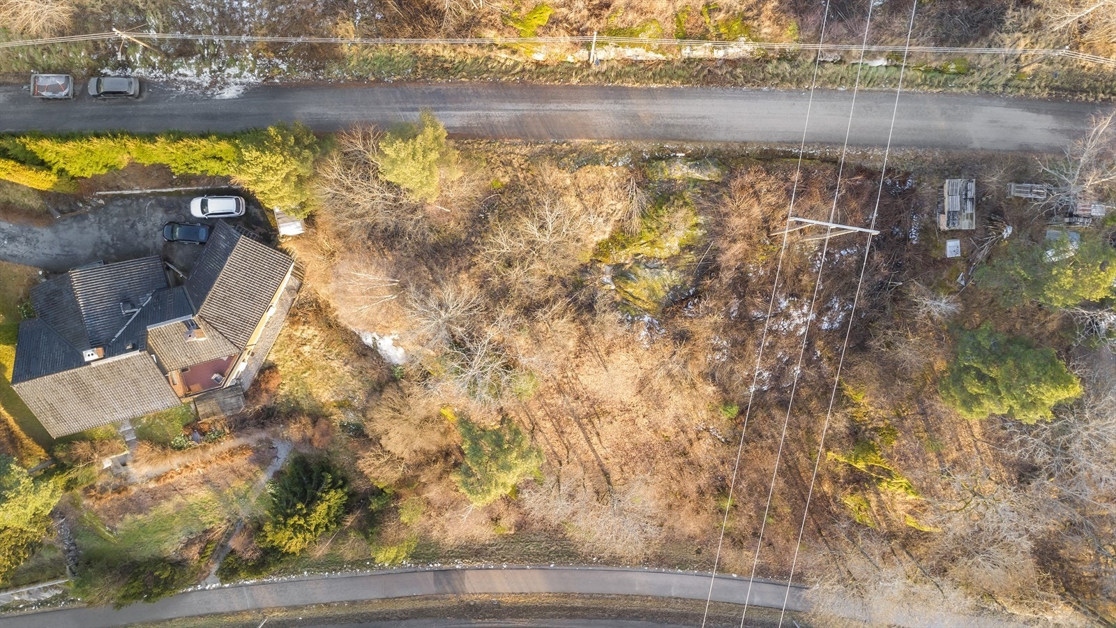 Tomt med nærhet til Hvalstjern og utallige skiløyper for rekreasjon. Galleribilde