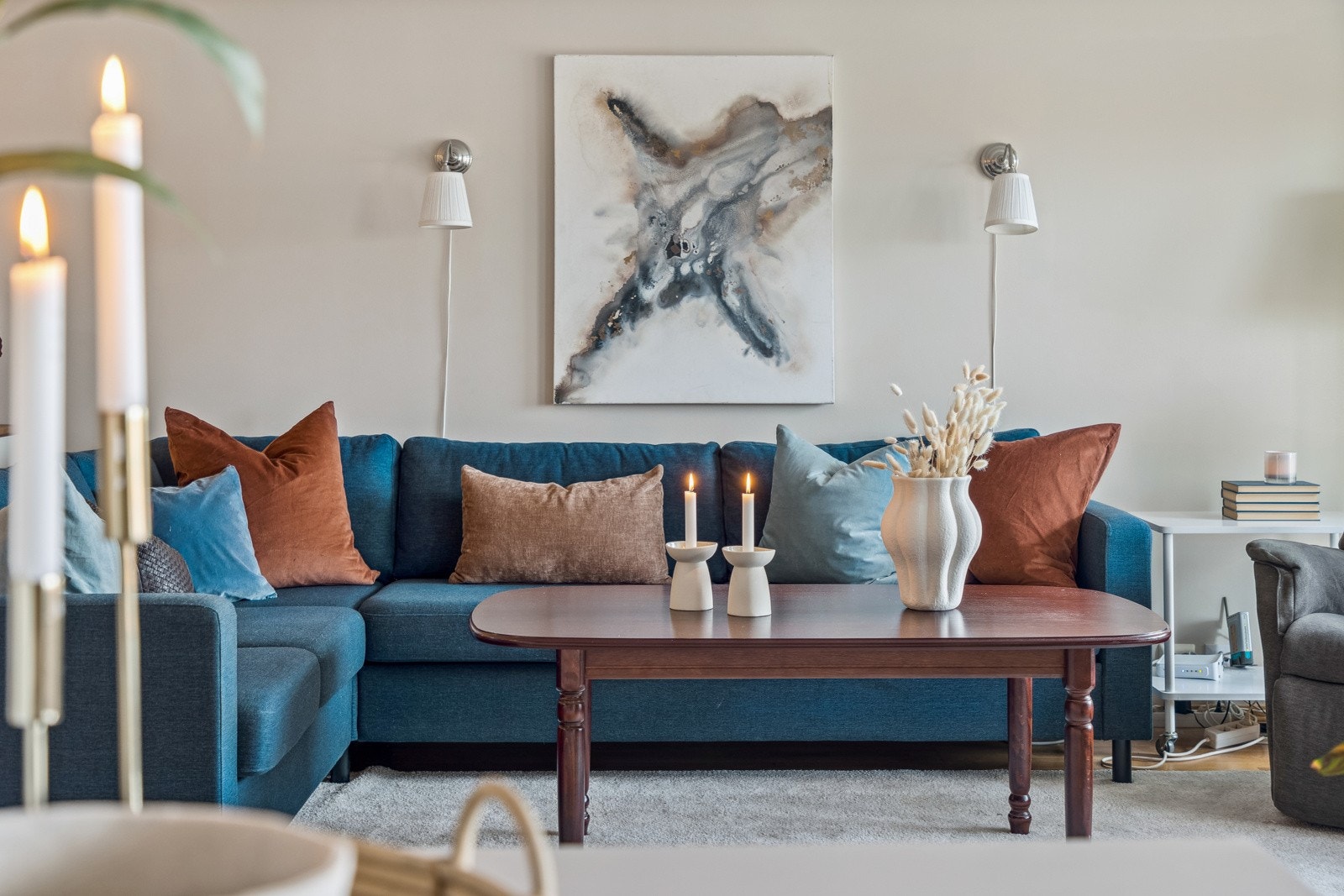 Stue/kjøkken måler ca 40 kvm, og har gode møbleringsmuligheter. Galleribilde