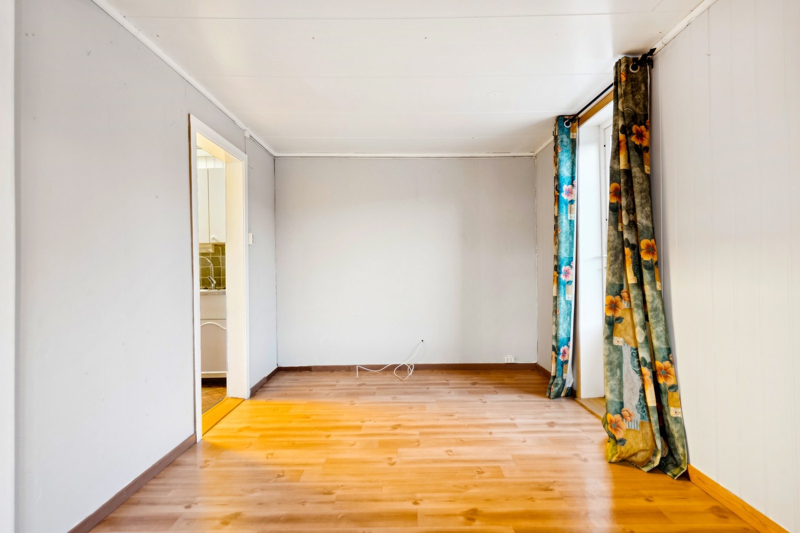Det elektriske anlegget i huset er åpent, og trenger forbedringer Galleribilde