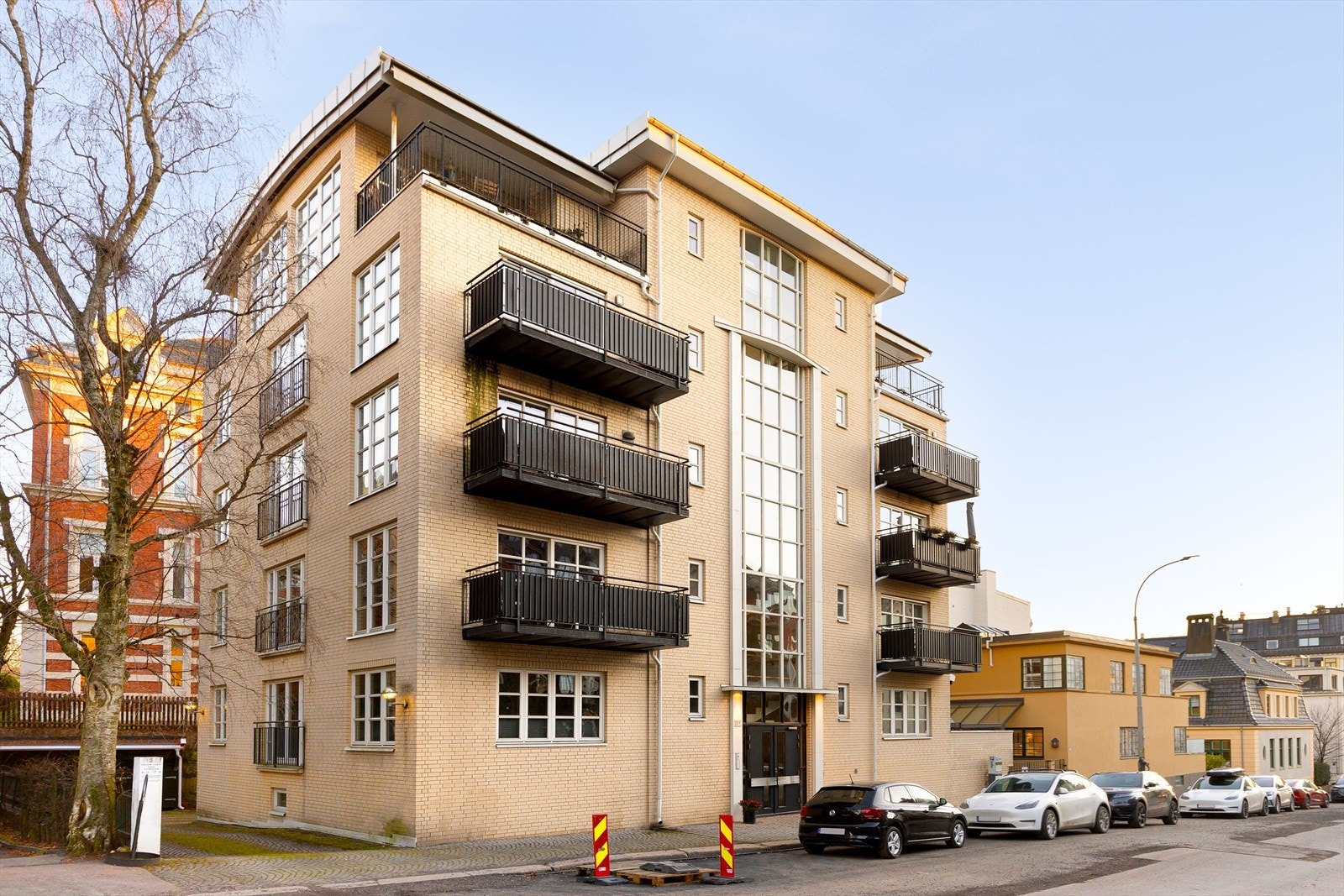 En tiltalende 3-roms hjørneleilighet i moderne bygg på Frogner med alle fasiliteter. Galleribilde