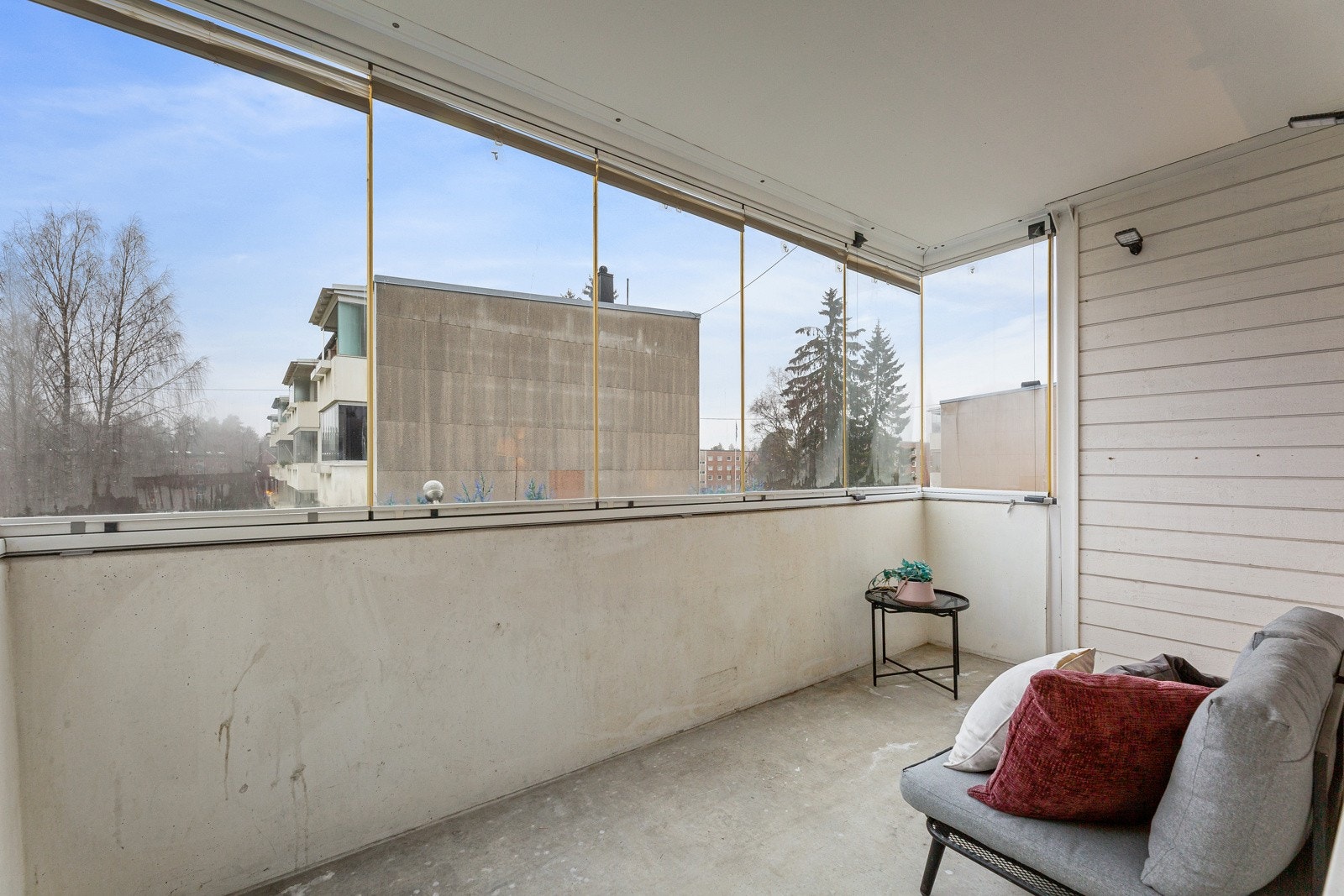 Balkongen er innglasset og kan nytes sommer og vinter. Galleribilde