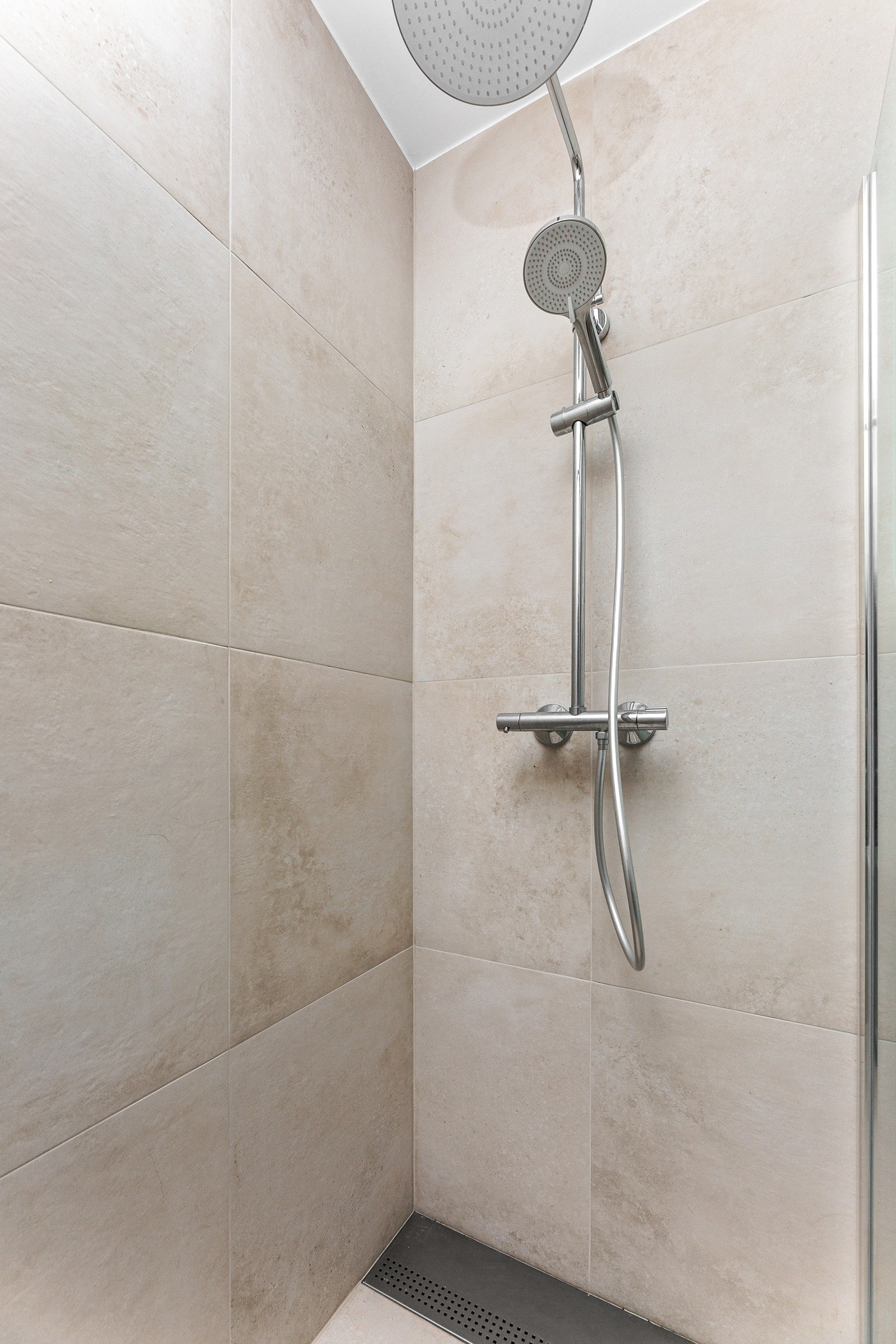 Det er opplegg for vaskemaskin på badet. Galleribilde