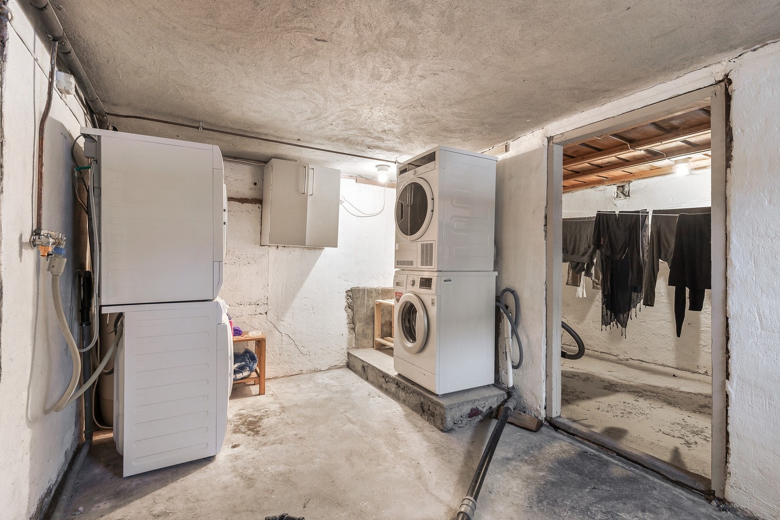 I kjelleren er det felles vaskerom og tørkerom i tillegg til boder. Galleribilde