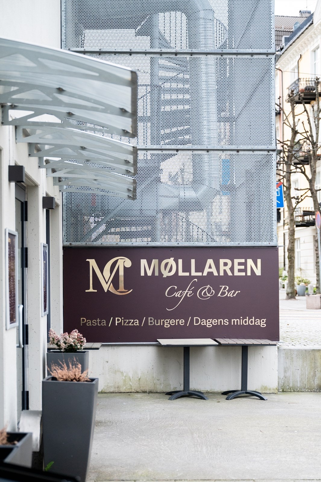 - Møllaren Café & Bar er det lokale knutepunktet i Bergen sitt mest unike strøk og ligger like ved leiligheten - Galleribilde