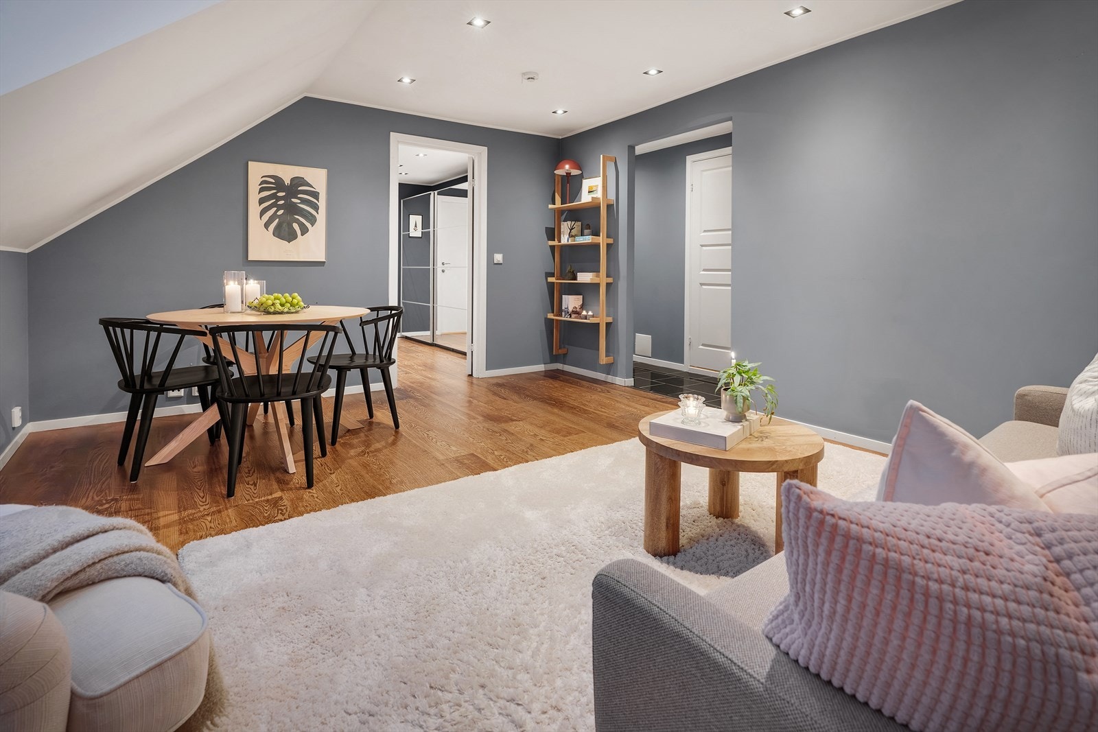 - Stuen måler hele 15,2 m² - Galleribilde