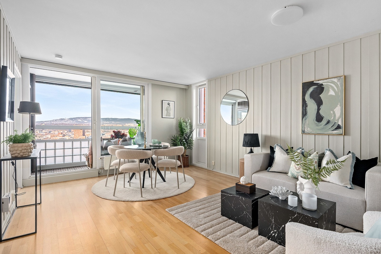 Lys pen utsiktsleilighet i 11. etasje. Velkommen til visning i Smedgata 34! Galleribilde