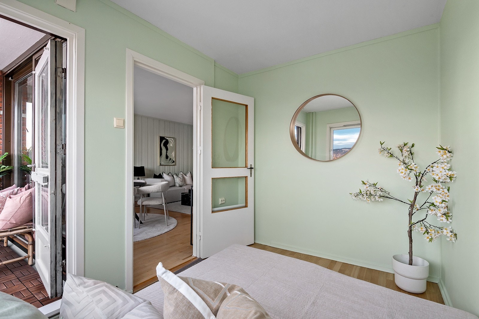 Soverom med adkomst til balkong Galleribilde