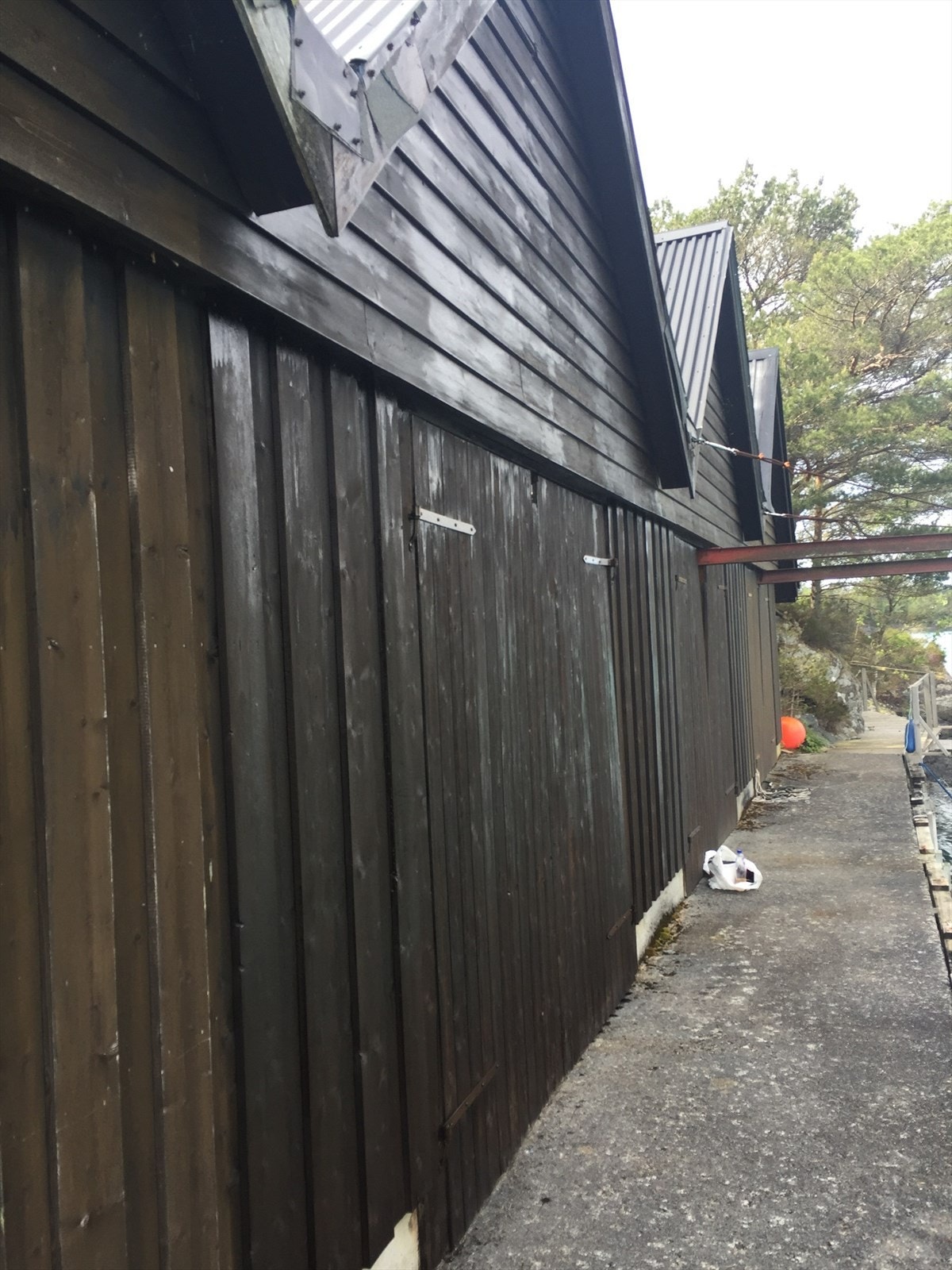 Selgers bilde av naustet Galleribilde